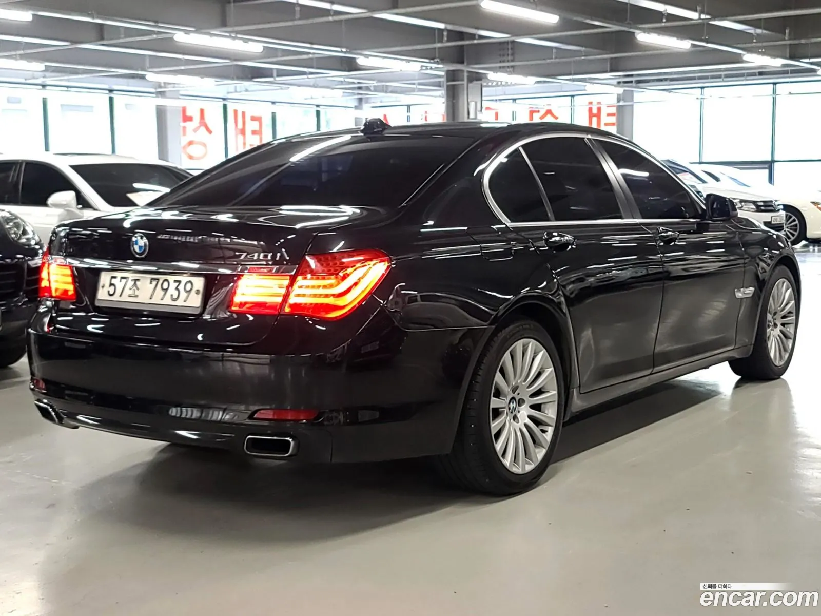 BMW 7 Series F01 740I - фотография 5184817