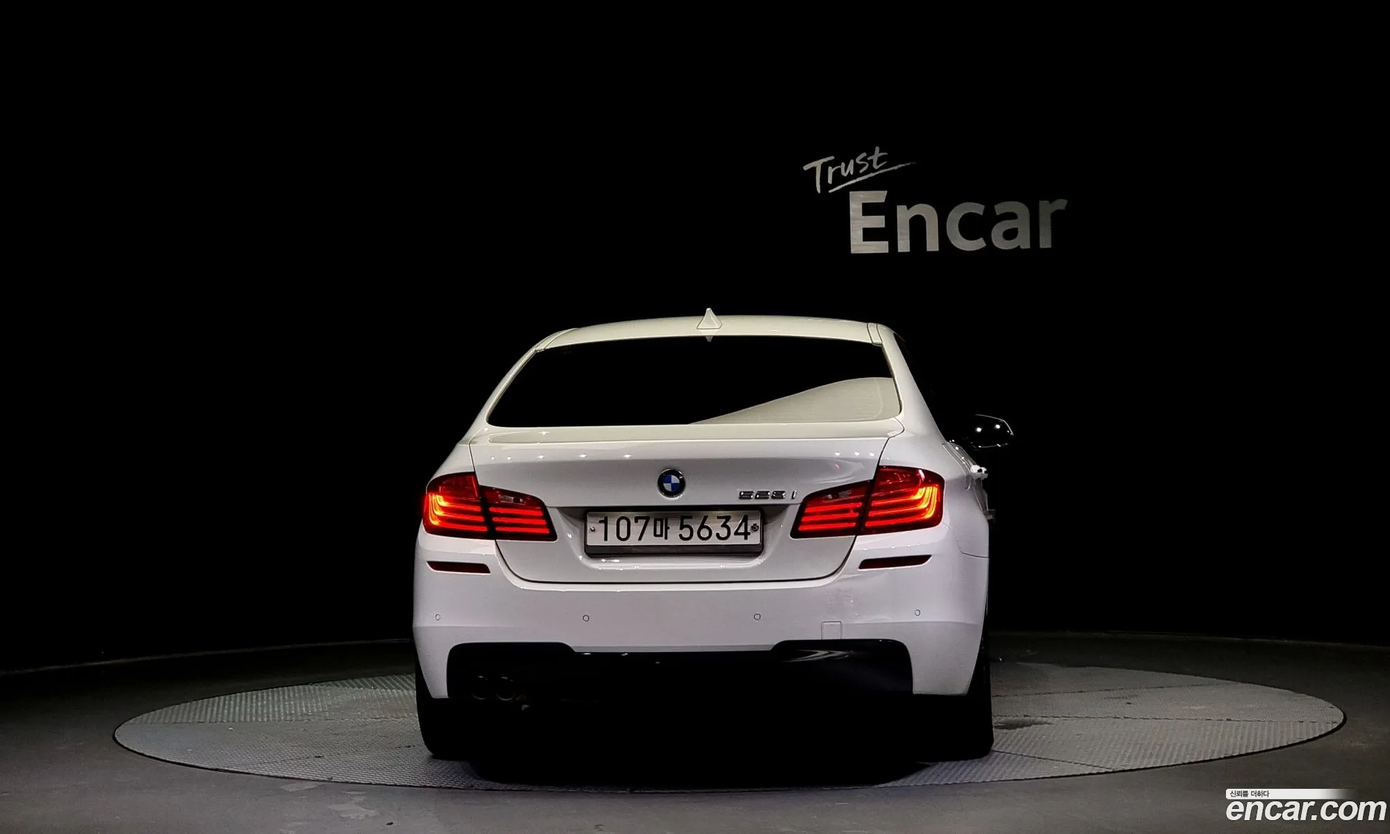 BMW 5 Series F10 528I M Aerodynamics - фотография 7435190
