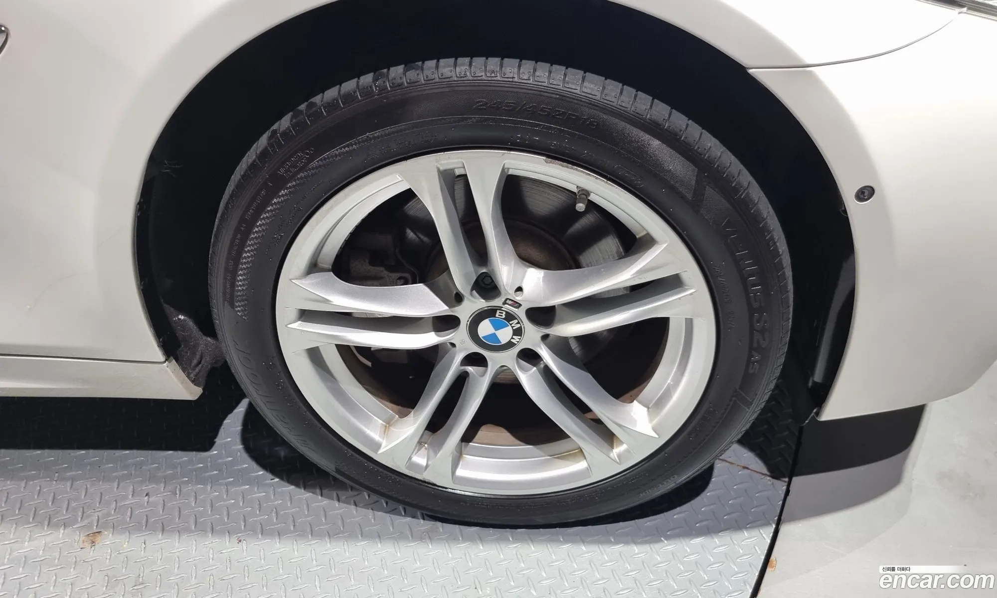 BMW 5 Series F10 528I M Aerodynamics - фотография 7435191