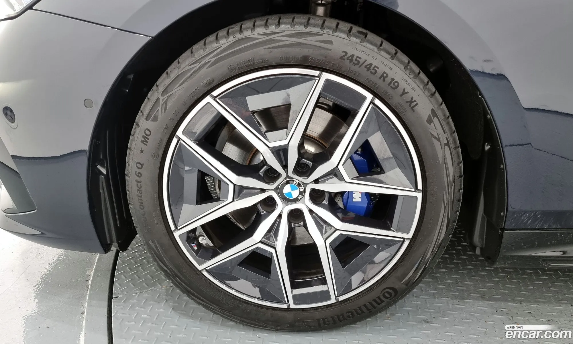 BMW 5 Series G60 523D ​​M Sports - фотография 7688616