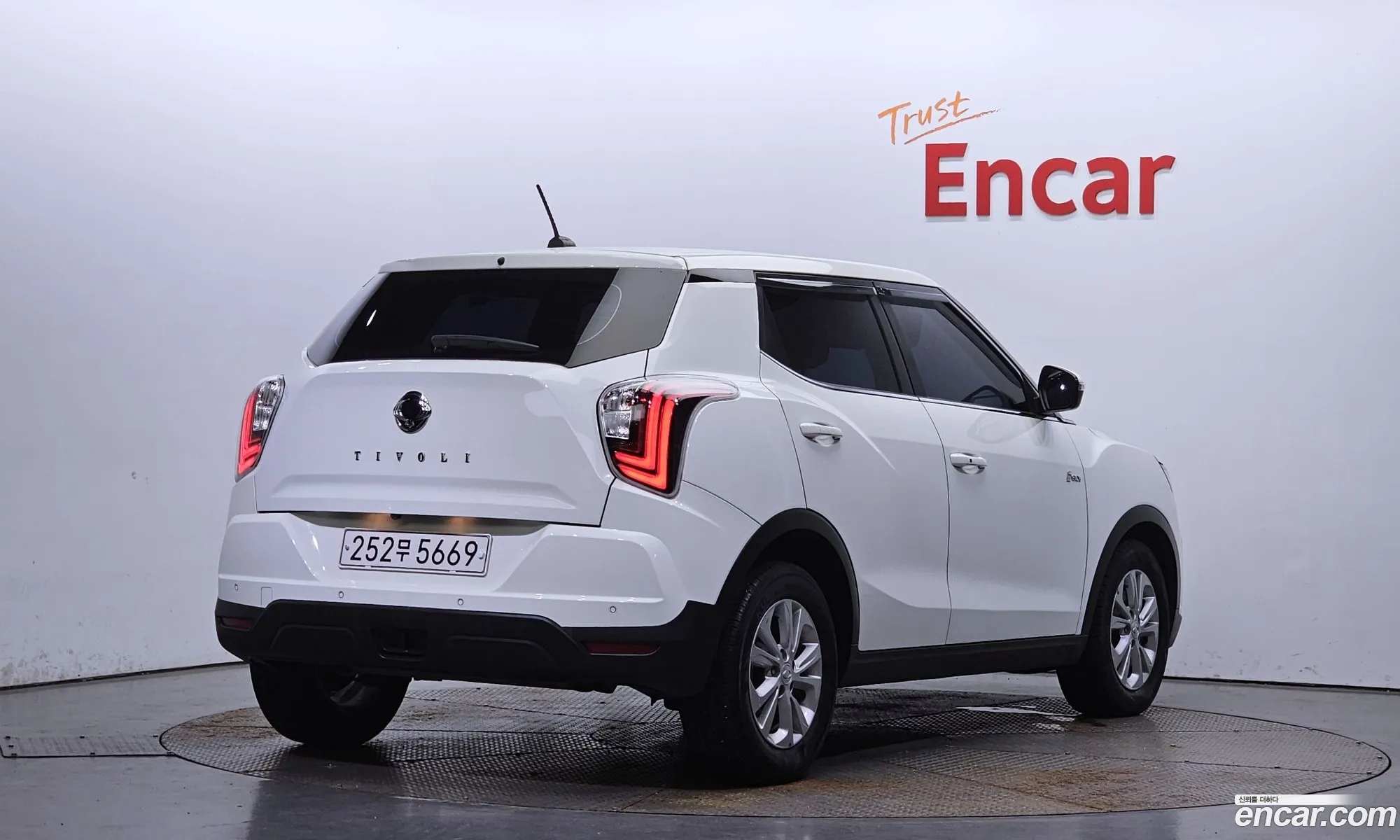 Kg Mobility Ssangyong Very New Tivoli Gasoline 15 2Wd V1 - фотография 8186183