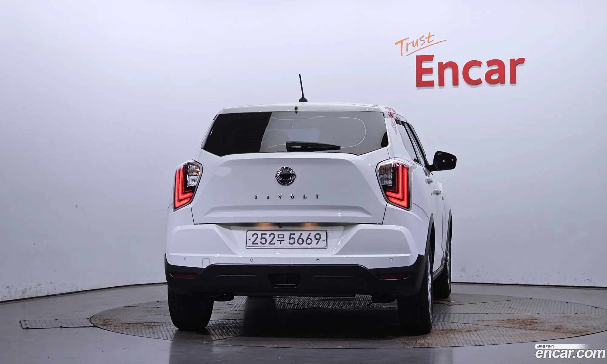 Kg Mobility Ssangyong Very New Tivoli Gasoline 15 2Wd V1 - фотография 8186185