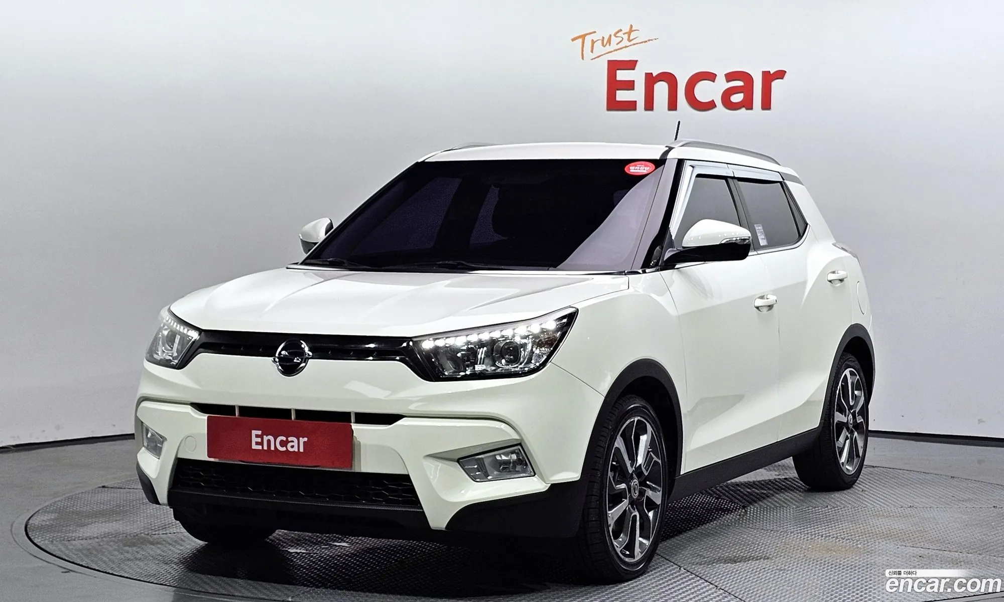 Kg Mobility Ssangyong Tivoli Lx 2Wd Luxury Model - фотография 6977397