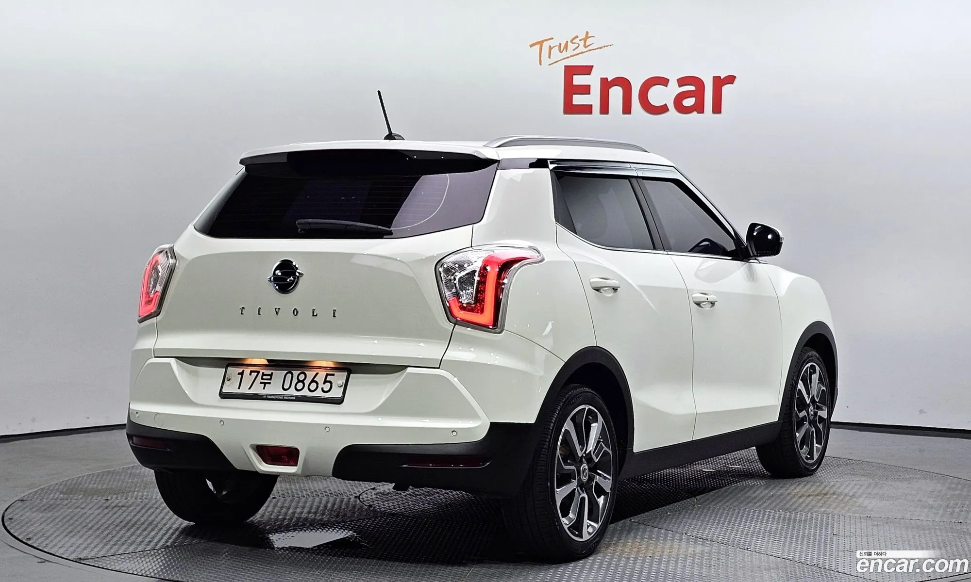 Kg Mobility Ssangyong Tivoli Lx 2Wd Luxury Model - фотография 6977398