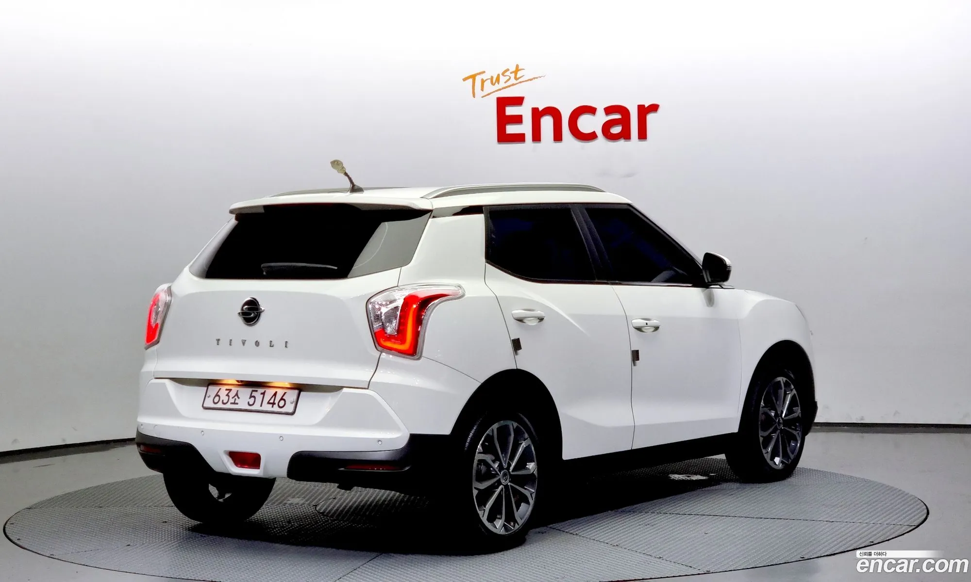 Kg Mobility Ssangyong Tivoli Diesel Lx 2Wd - фотография 7973698