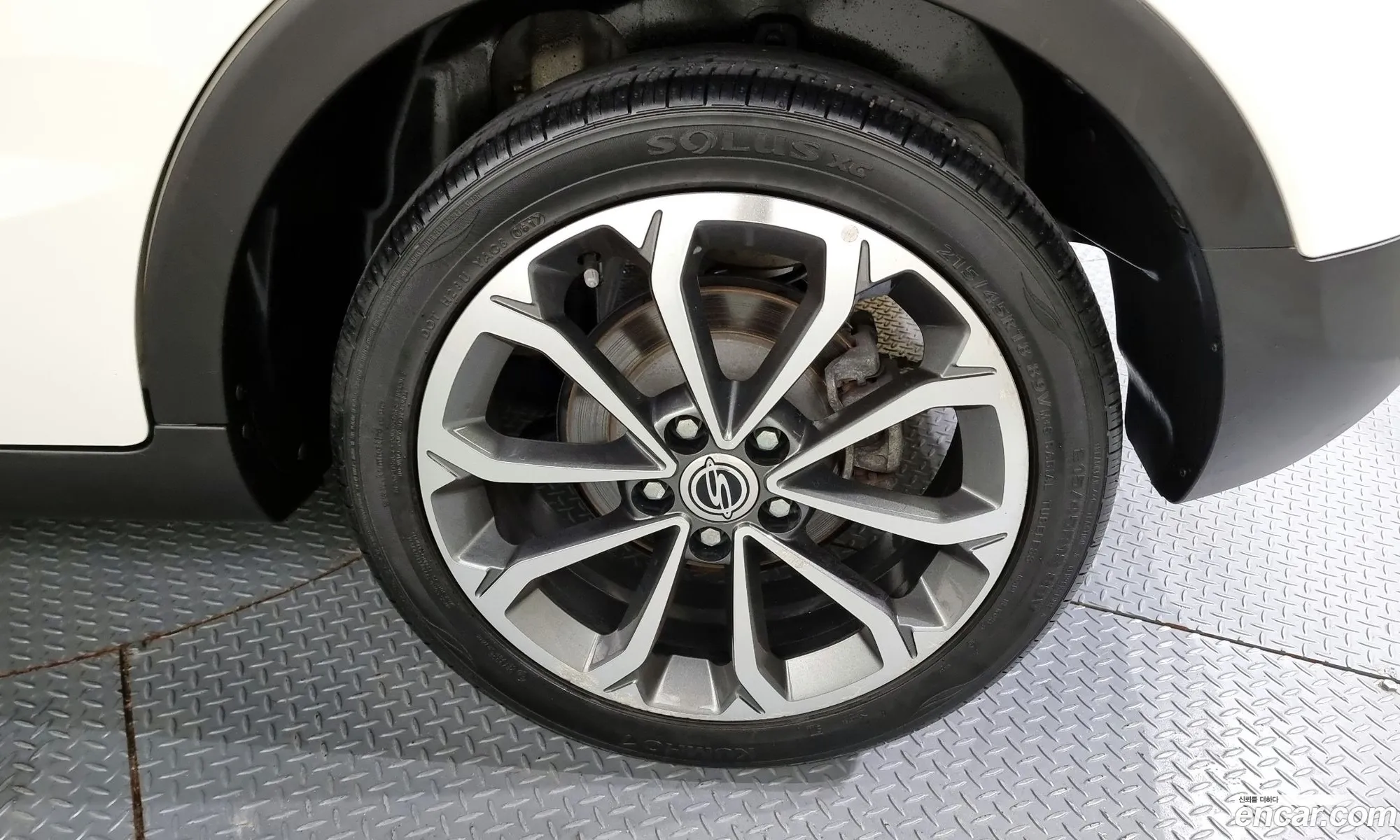 Kg Mobility Ssangyong Tivoli Diesel Lx 2Wd - фотография 7973701