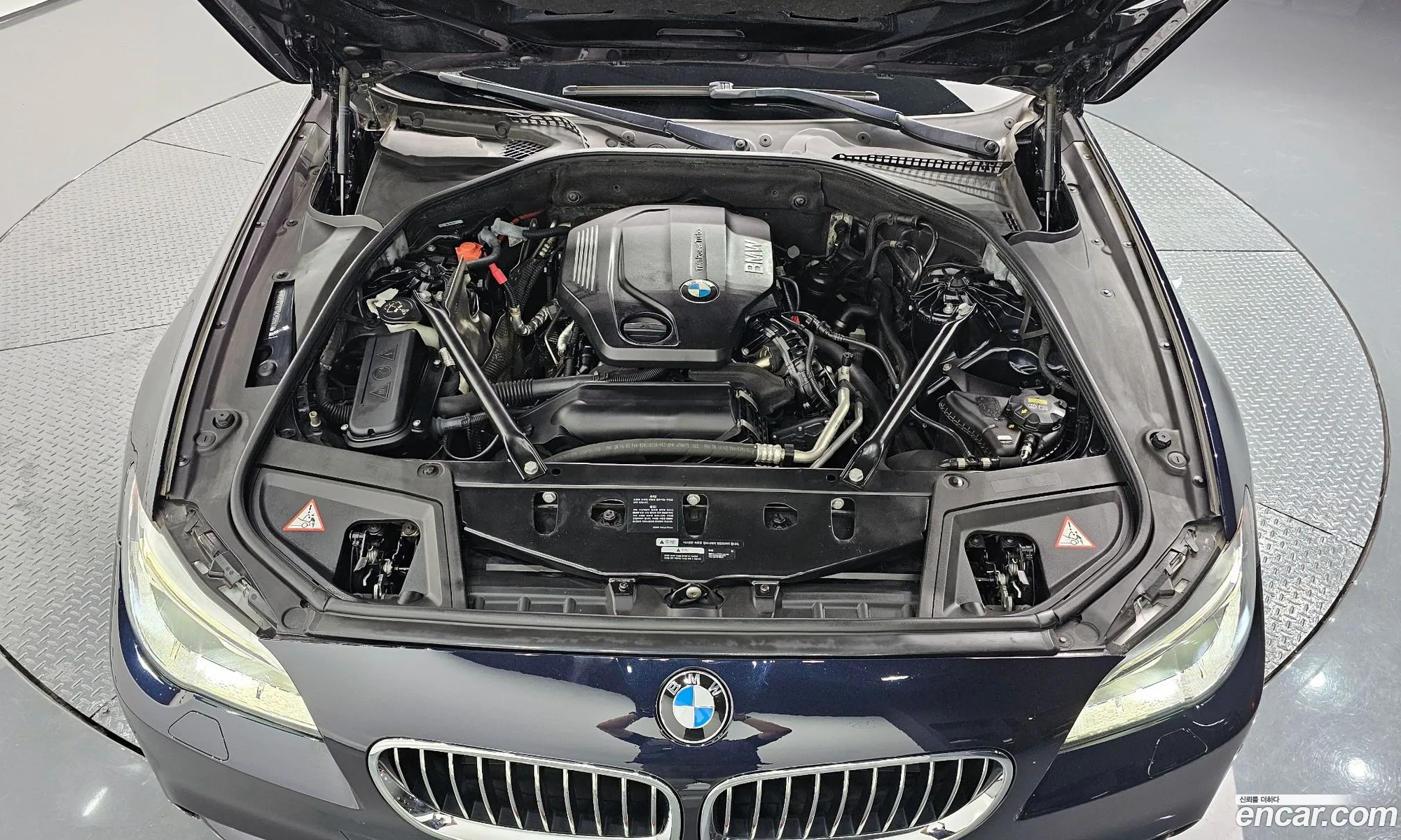 BMW 5 Series F10 520D xDrive M Aerodynamics - фотография 8126575