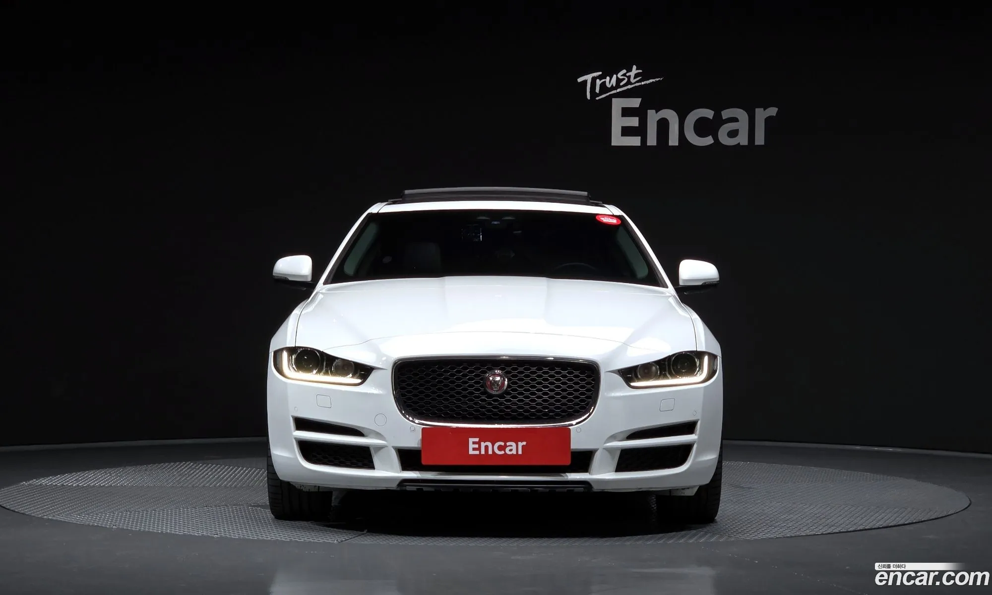 Jaguar Xe 20D Prestige Awd - фотография 3929920