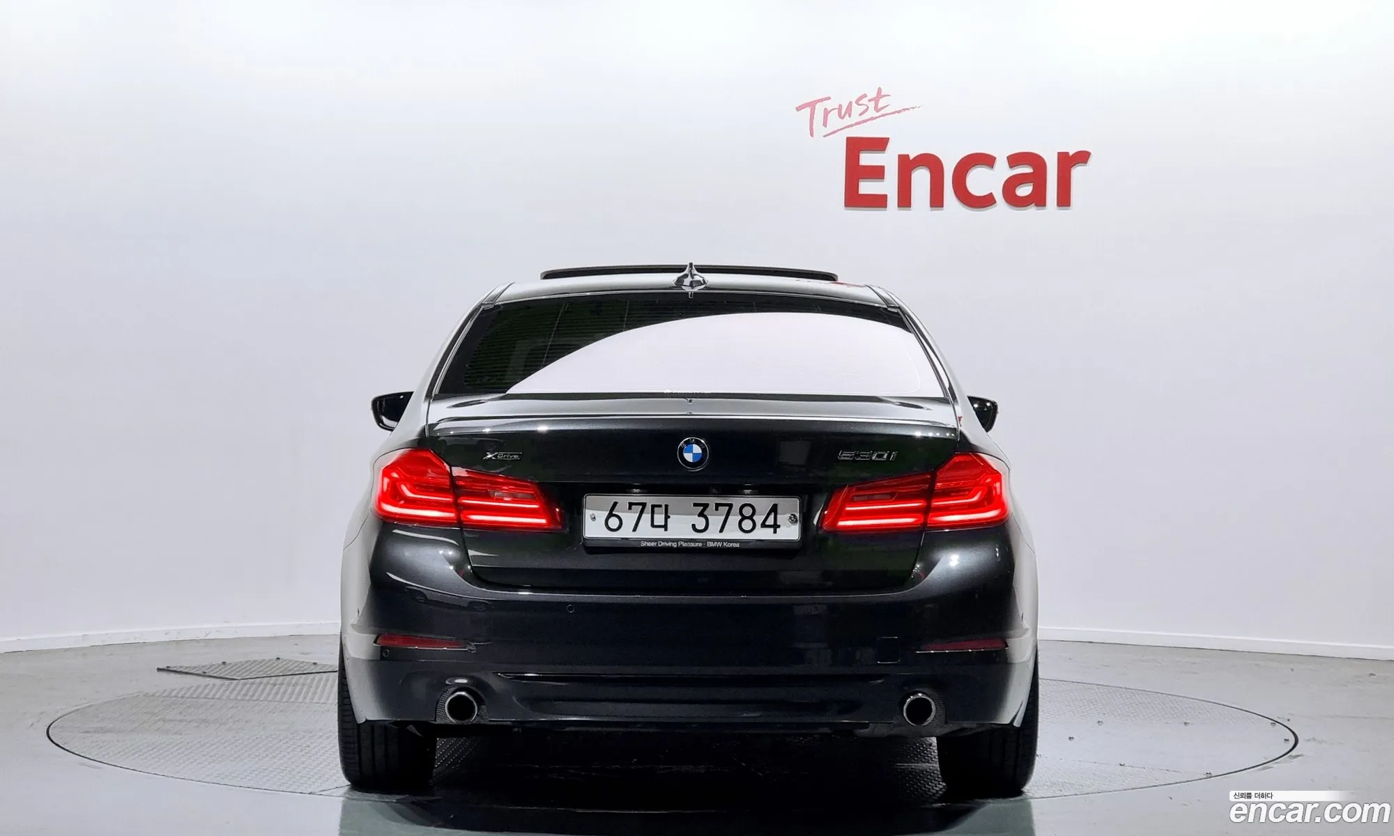 BMW 5 Series G30 530I xDrive Luxury Plus - фотография 18389261