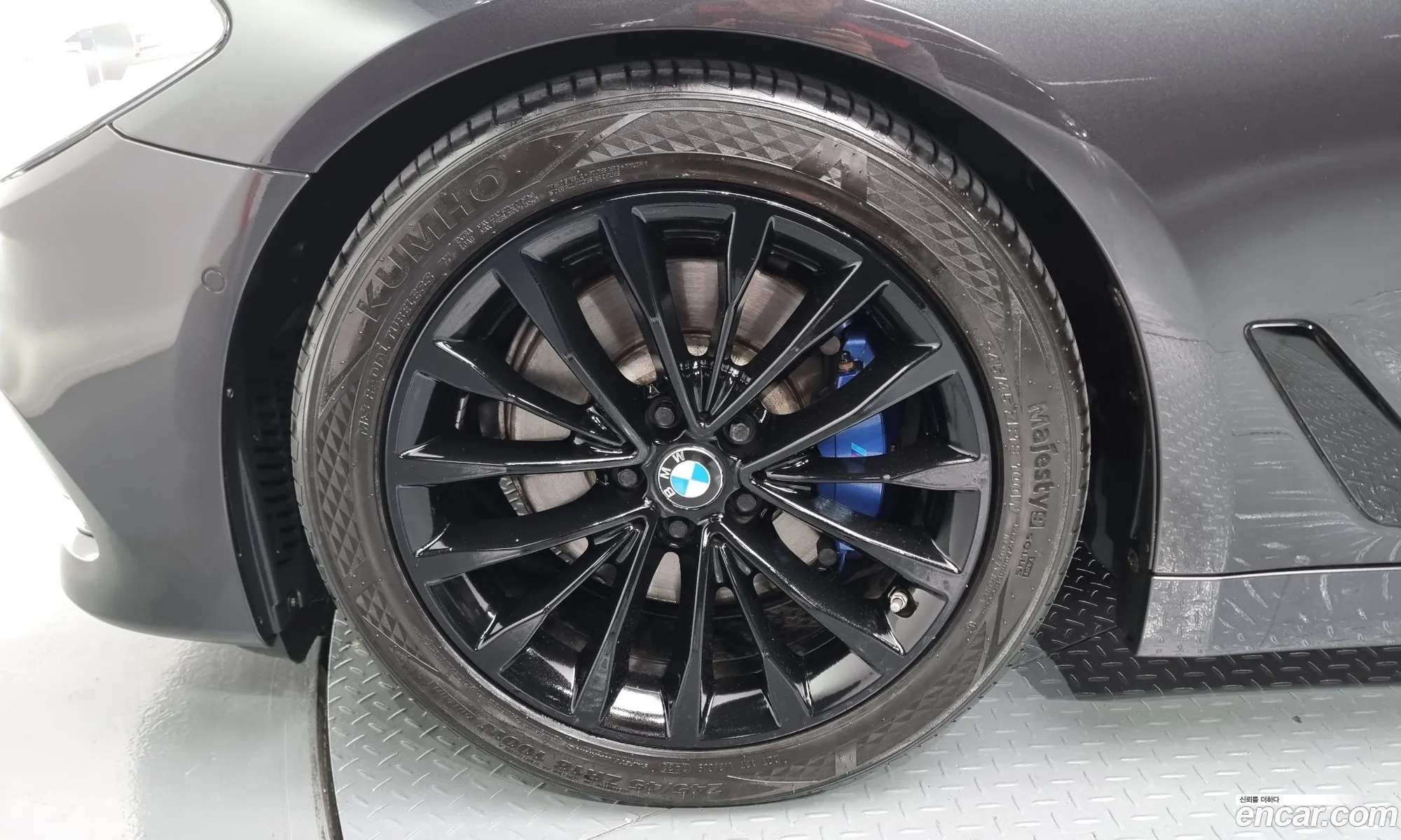 BMW 5 Series G30 530I xDrive Luxury Plus - фотография 18389262