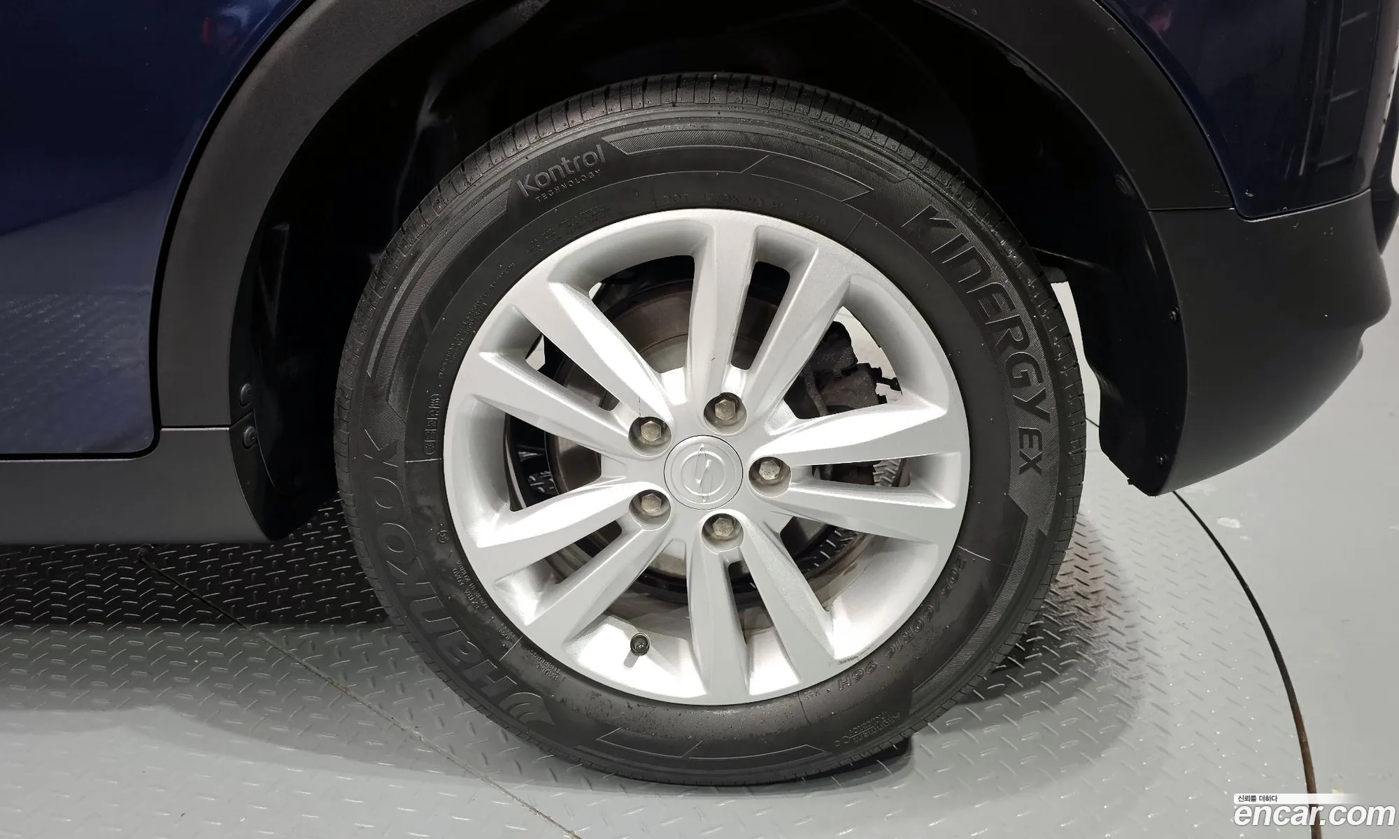 Kg Mobility Ssangyong Tivoli Vx 2Wd - фотография 8103899
