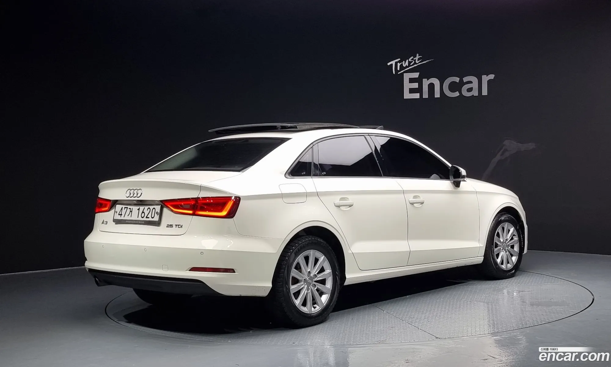 Audi New A3 25 Tdi Dynamic 8V - фотография 16374194