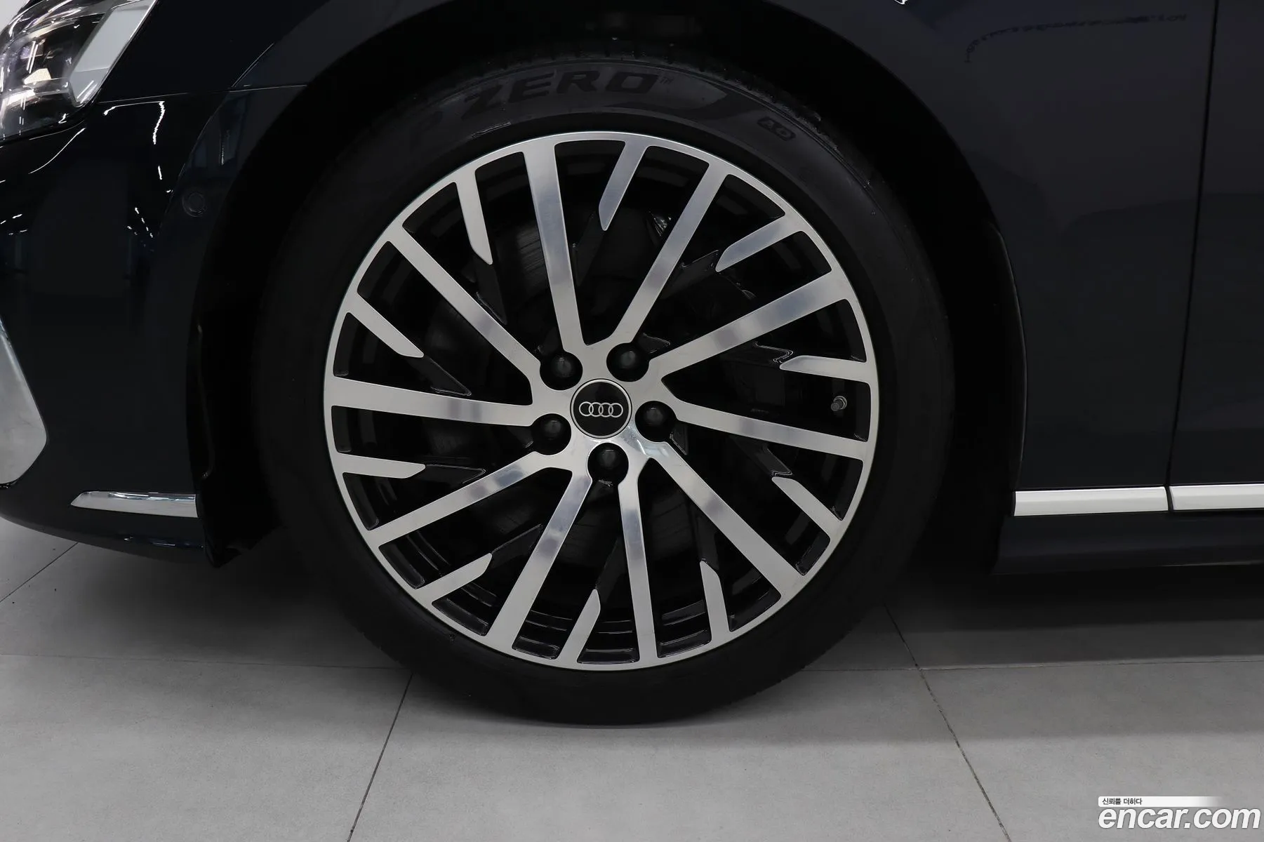 Audi A8 D5 60 Tfsi Quattro Lwb - фотография 1590081