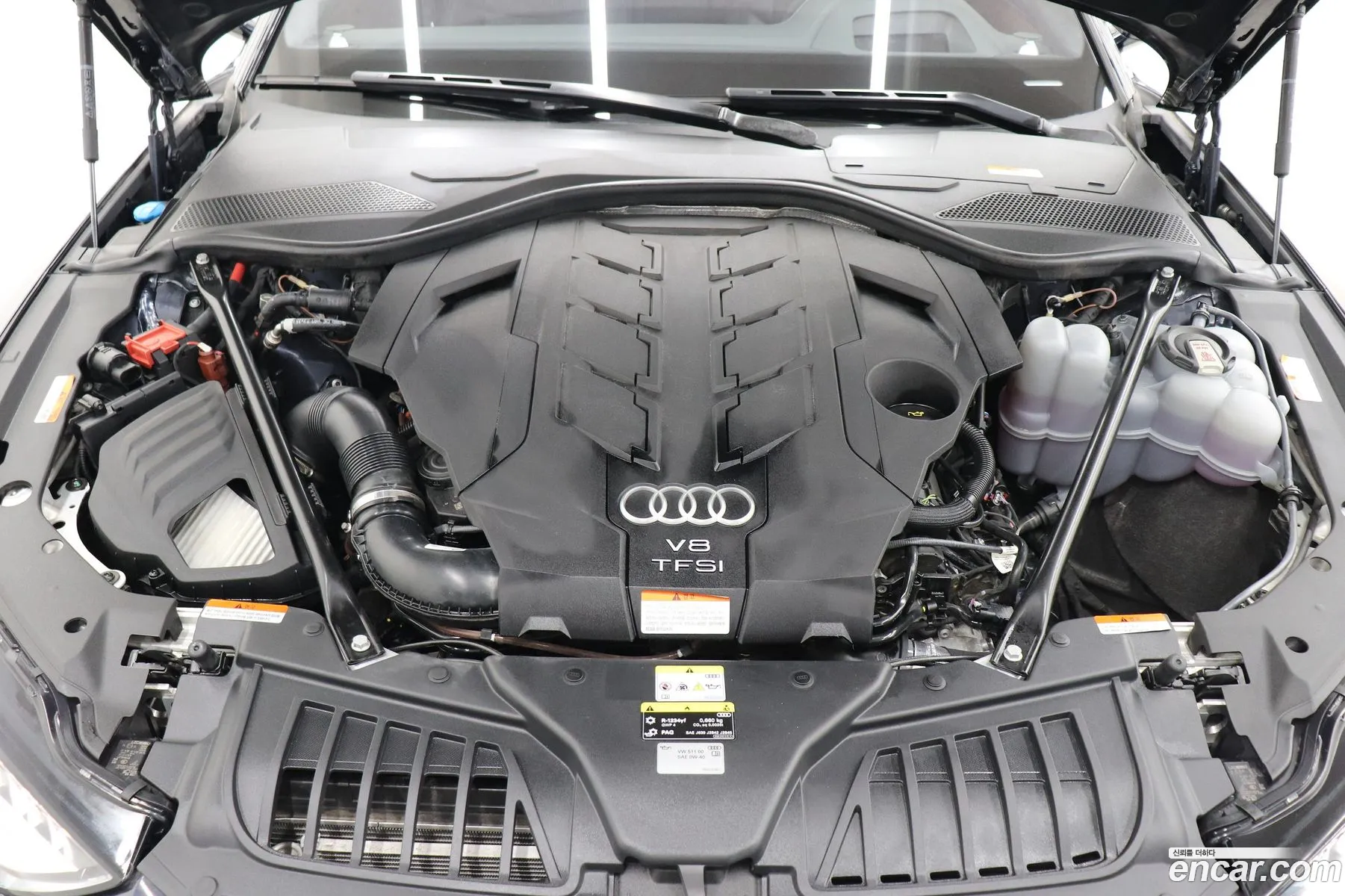 Audi A8 D5 60 Tfsi Quattro Lwb - фотография 1590082