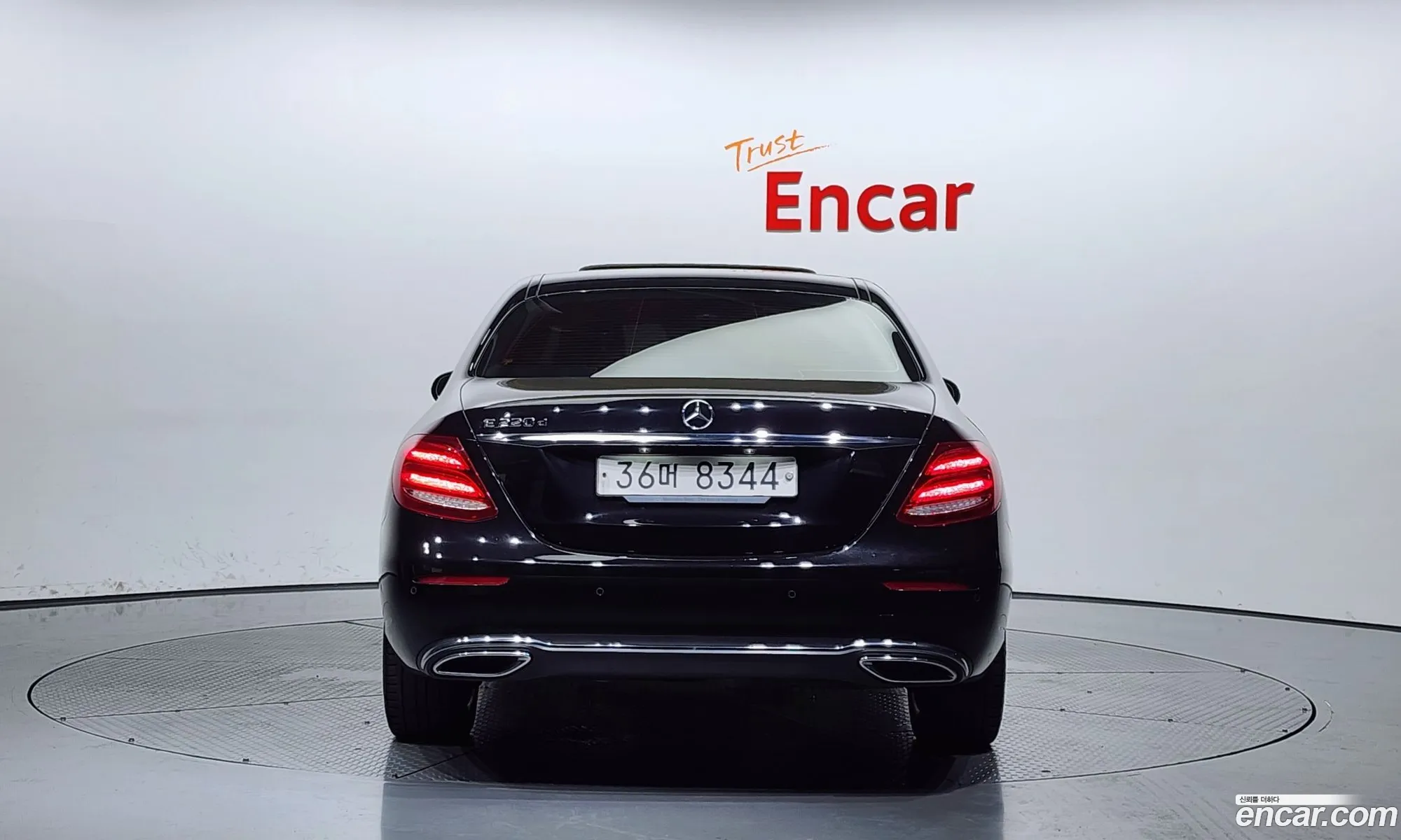 Benz E-Class W213 E220D Avantgarde - фотография 19133200