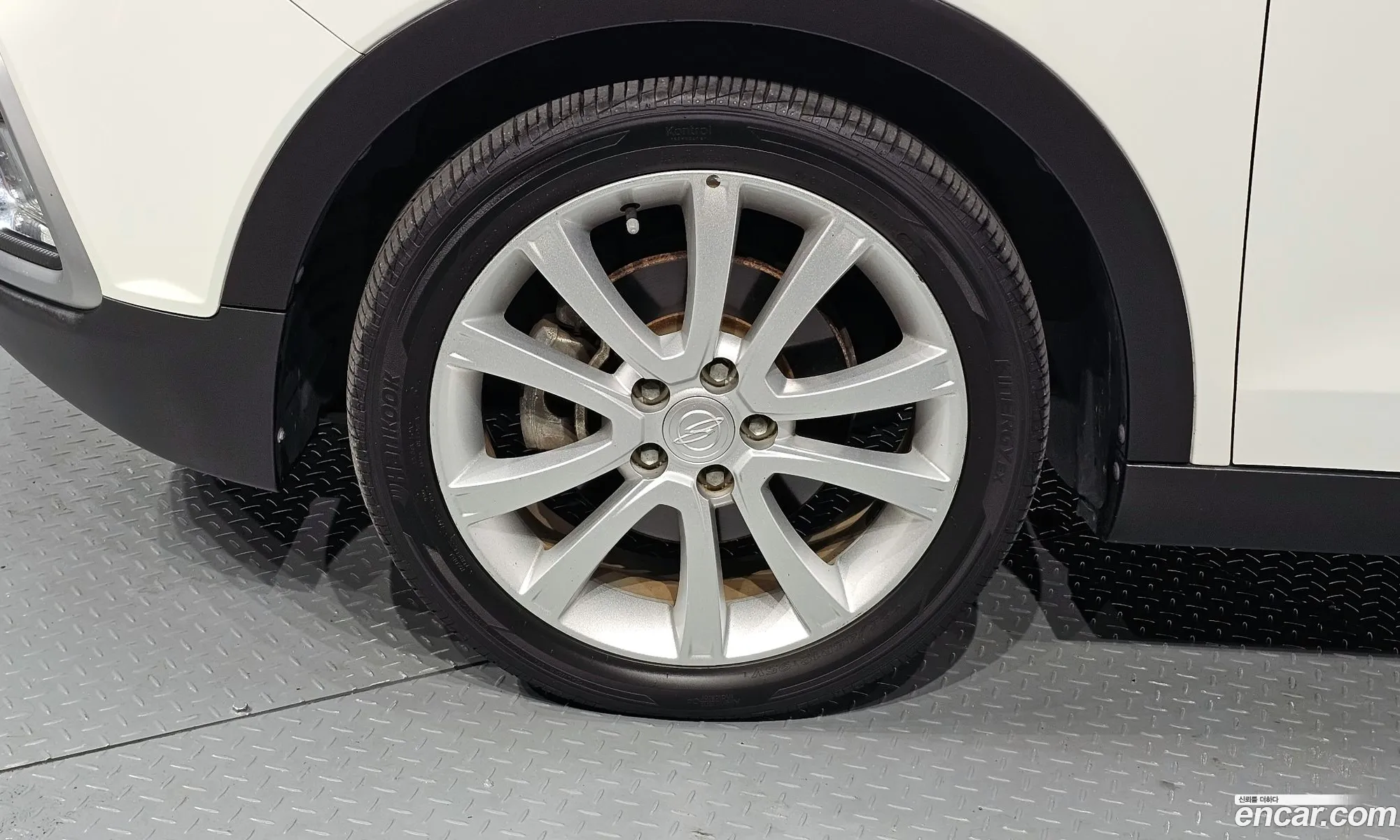 Kg Mobility Ssangyong Tivoli Air Diesel Ix 2Wd - фотография 7398444