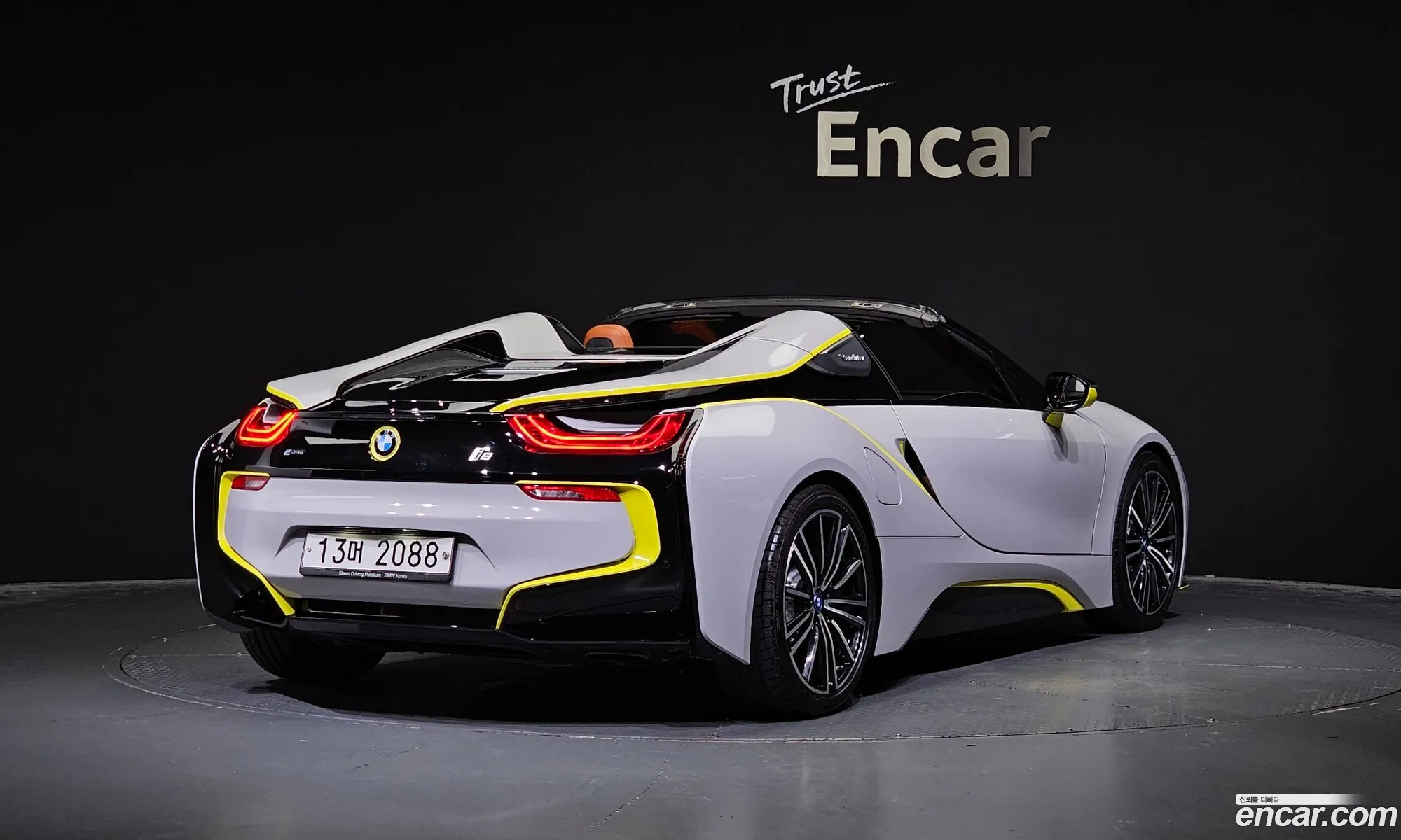 BMW I8 Roadster - фотография 12405665