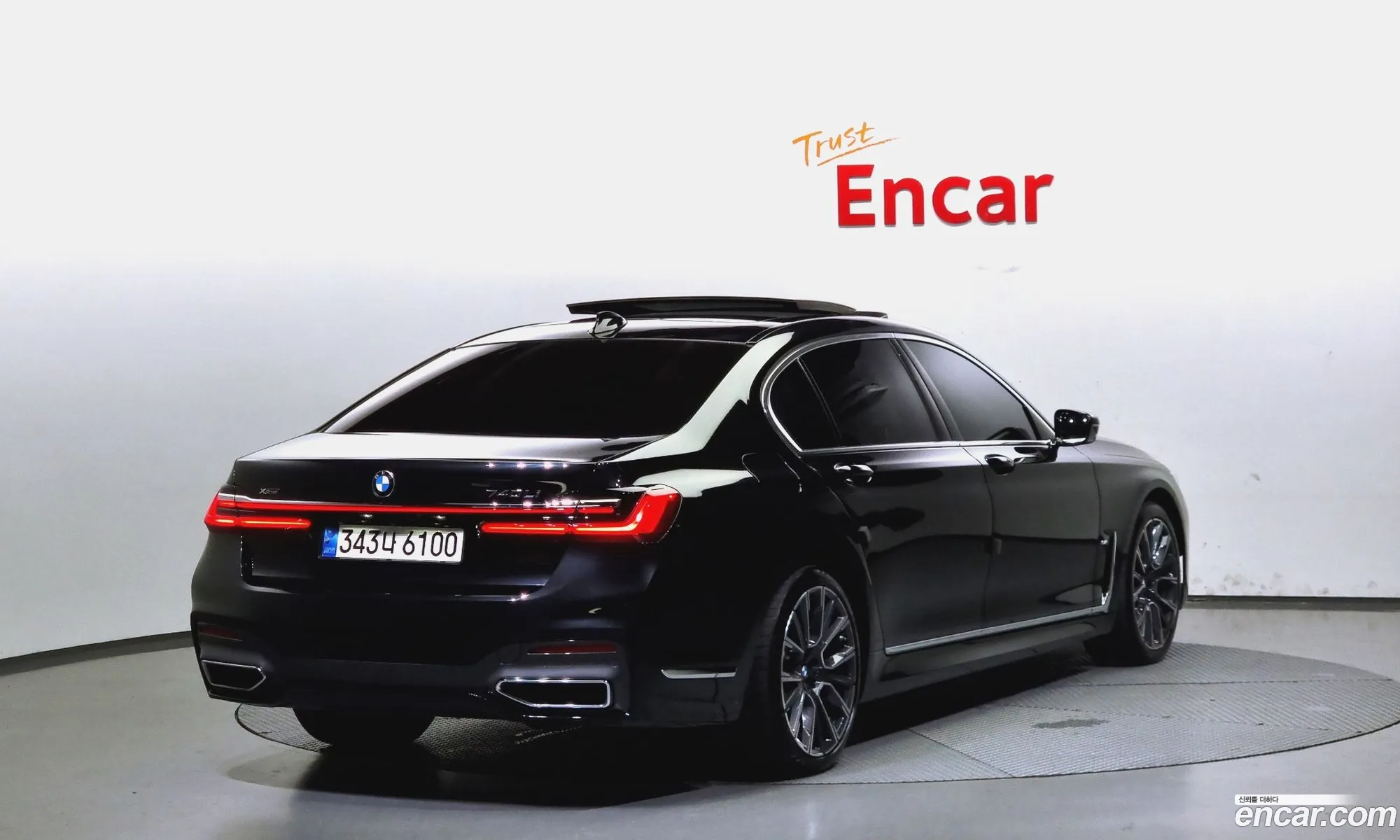 BMW 7 Series G11 740Li xDrive M Sports - фотография 7837796