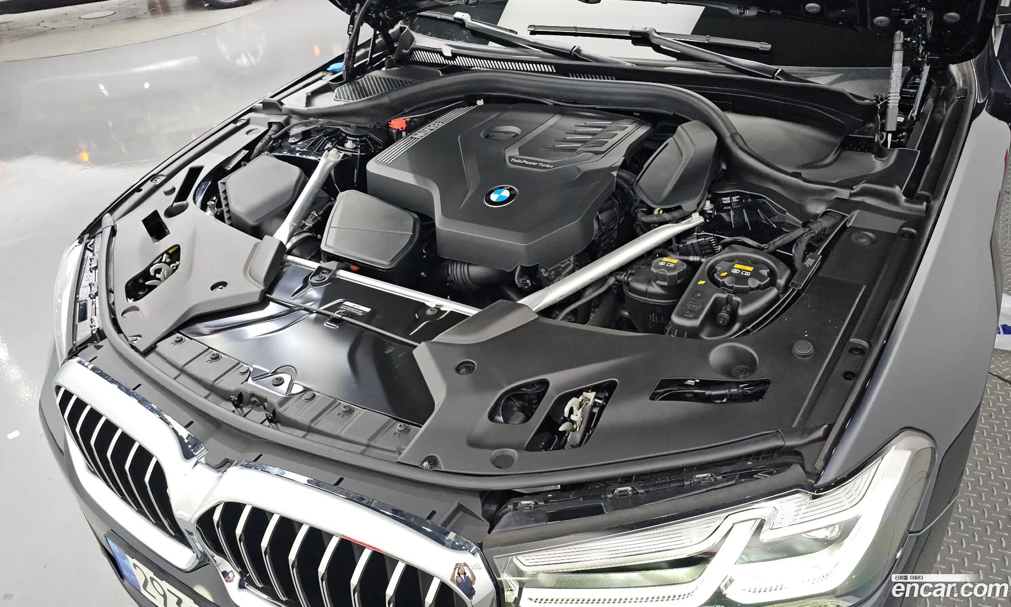 BMW 5 Series G30 520I M Sports - фотография 18389239