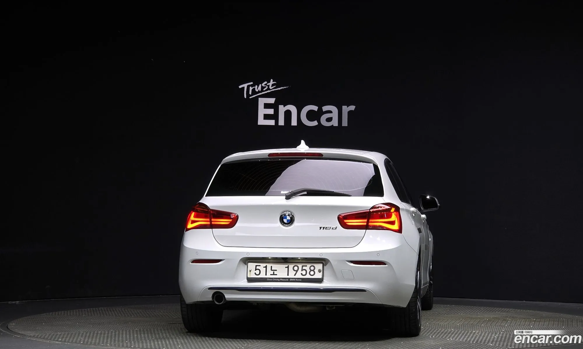 BMW 1 Series F20 118D Sports 5-Door - фотография 18338364