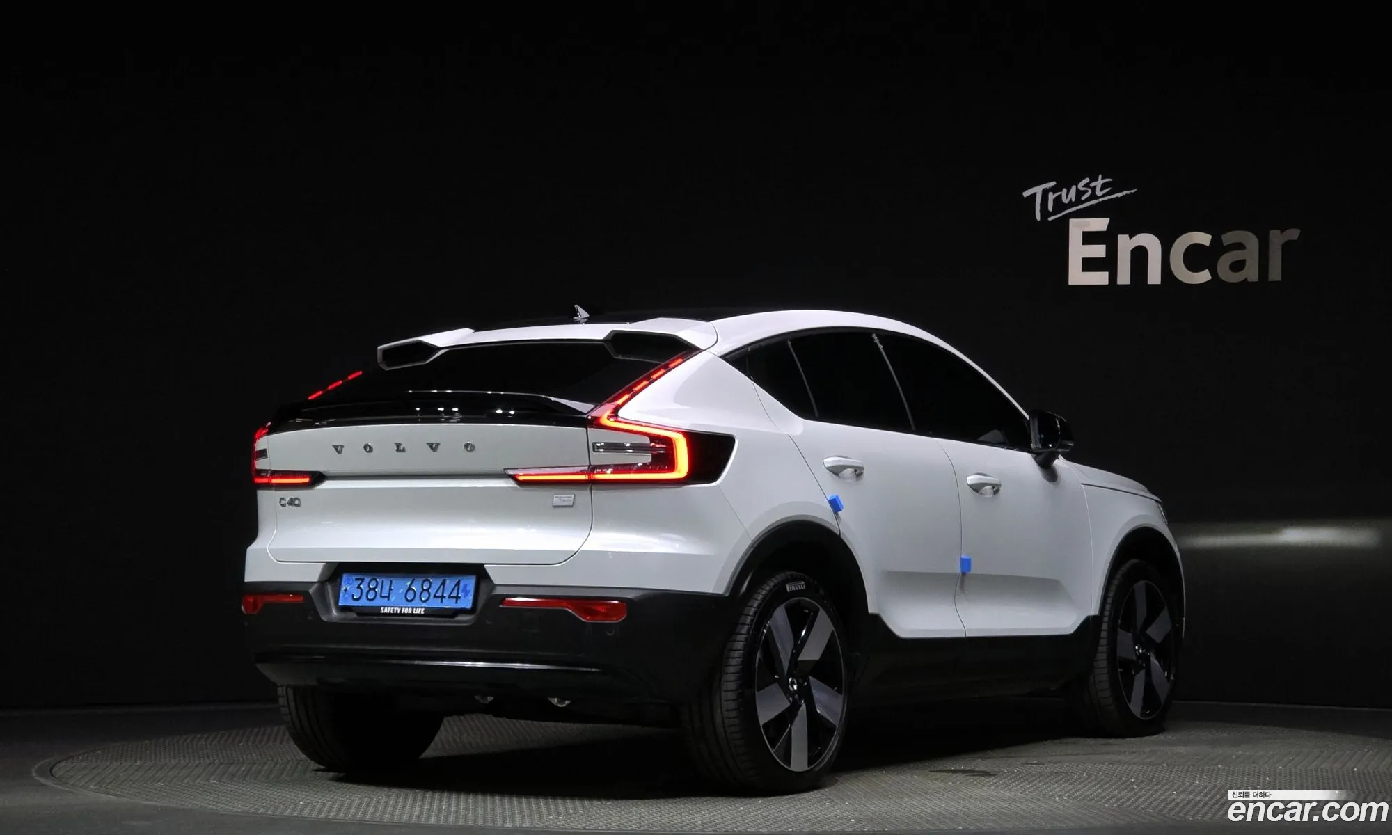 Volvo C40 Recharge Twin Ultimate - фотография 6533642