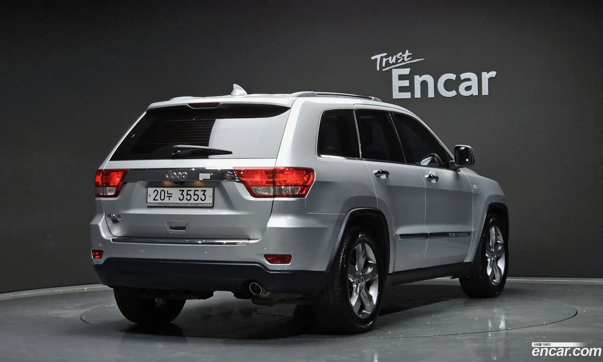 Jeep Grand Cherokee 36 Overland Wk2 - фотография 7033262