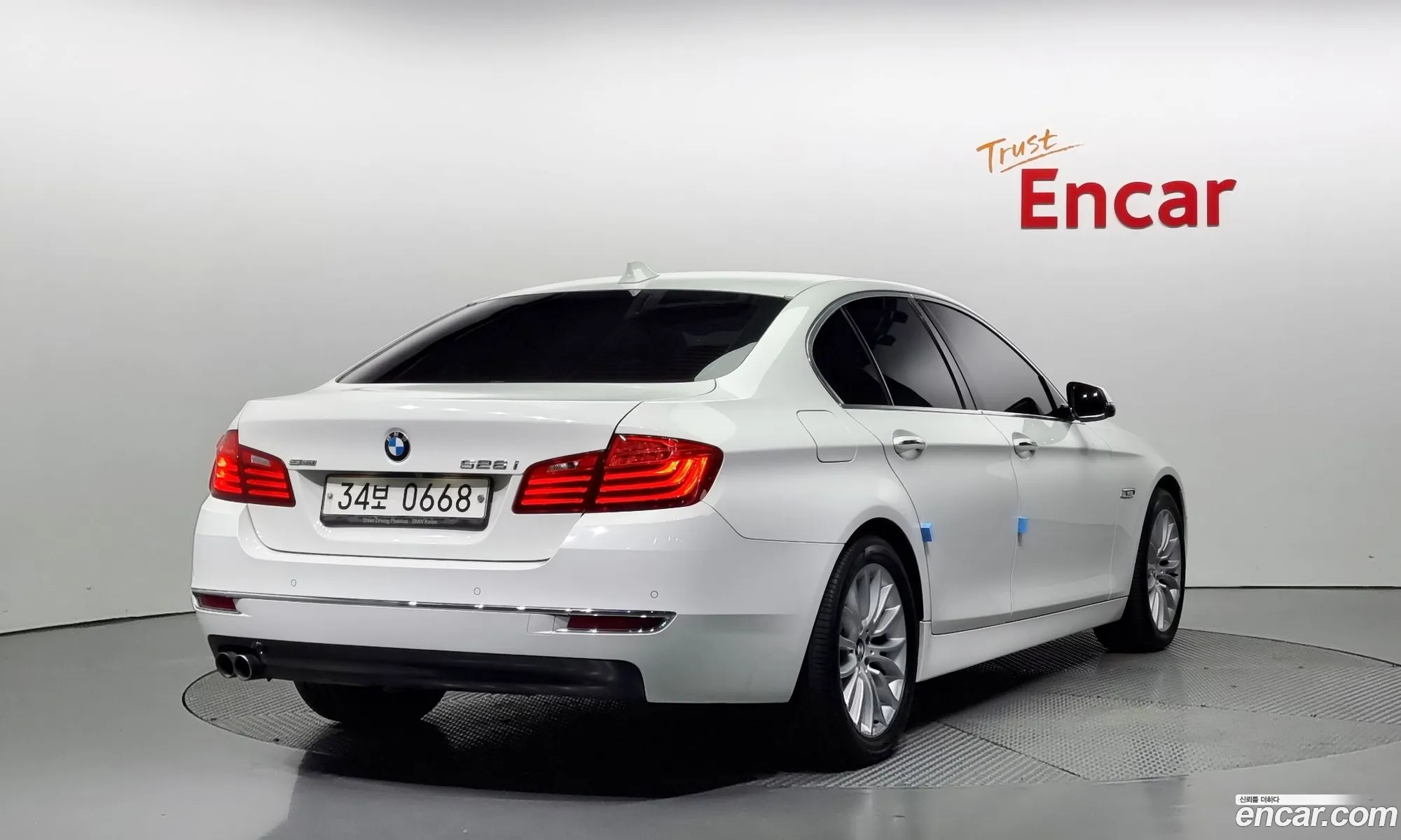 BMW 5 Series F10 528I Luxury Plus - фотография 7364404
