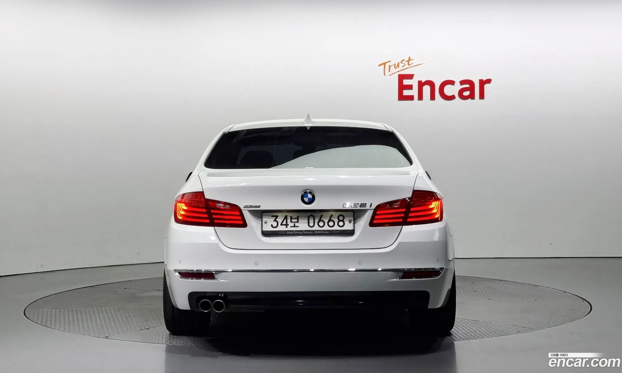BMW 5 Series F10 528I Luxury Plus - фотография 7364406