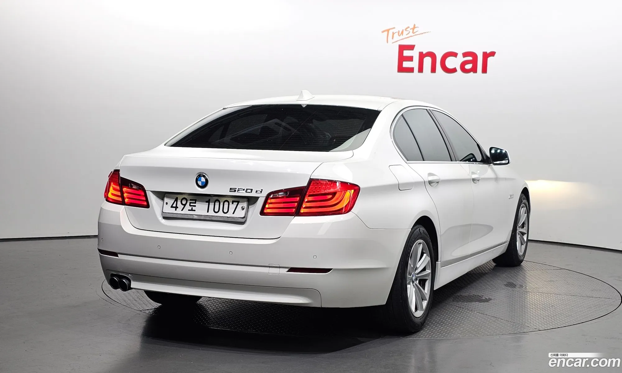 BMW 5 Series F10 520D - фотография 18389211