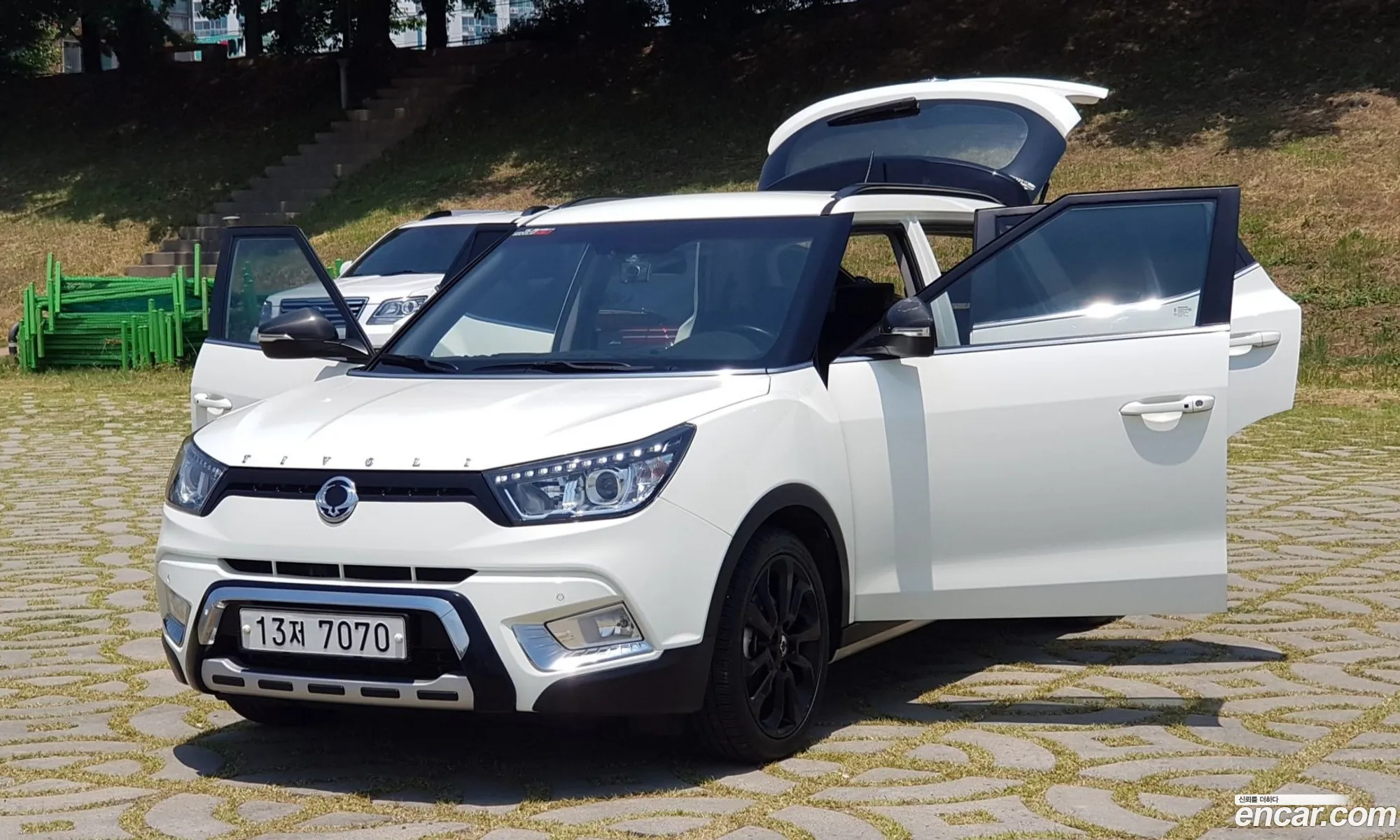 Kg Mobility Ssangyong Tivoli Lx 2Wd Top-Of-The-Line Model - фотография 7533410