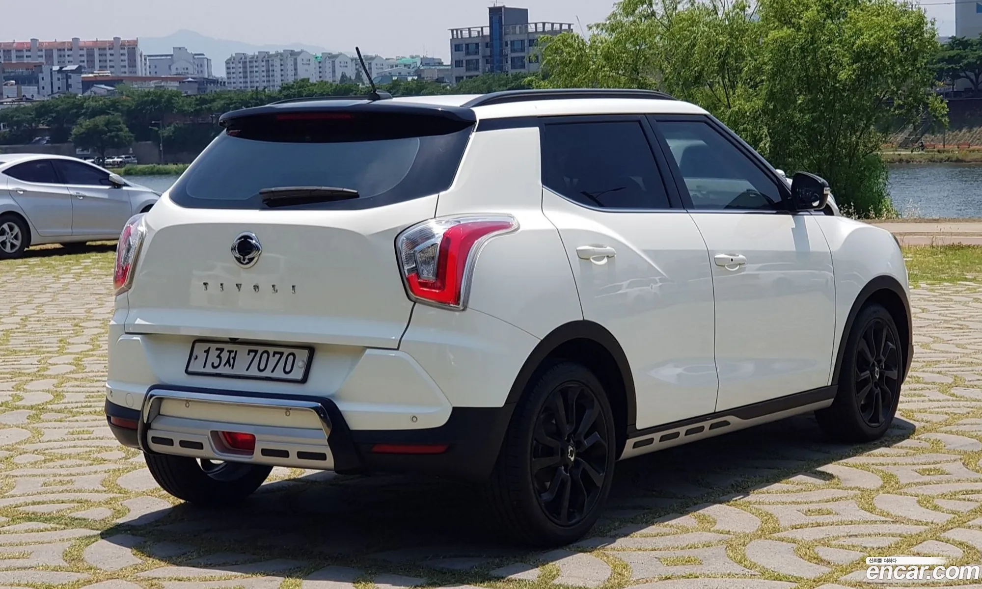 Kg Mobility Ssangyong Tivoli Lx 2Wd Top-Of-The-Line Model - фотография 7533411