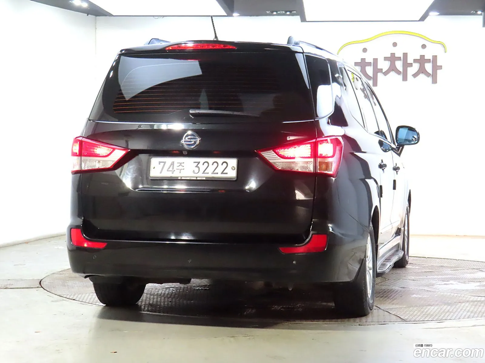 Kg Mobility Ssangyong Korando Turismo 2Wd Lt 11-Seater - фотография 8169910