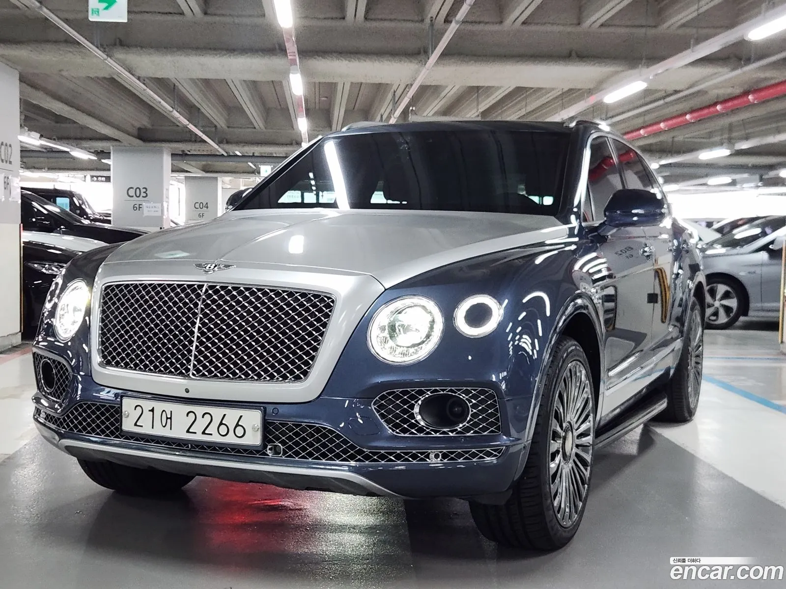 Bentley Bentayga 60 W12 - фотография 4438180