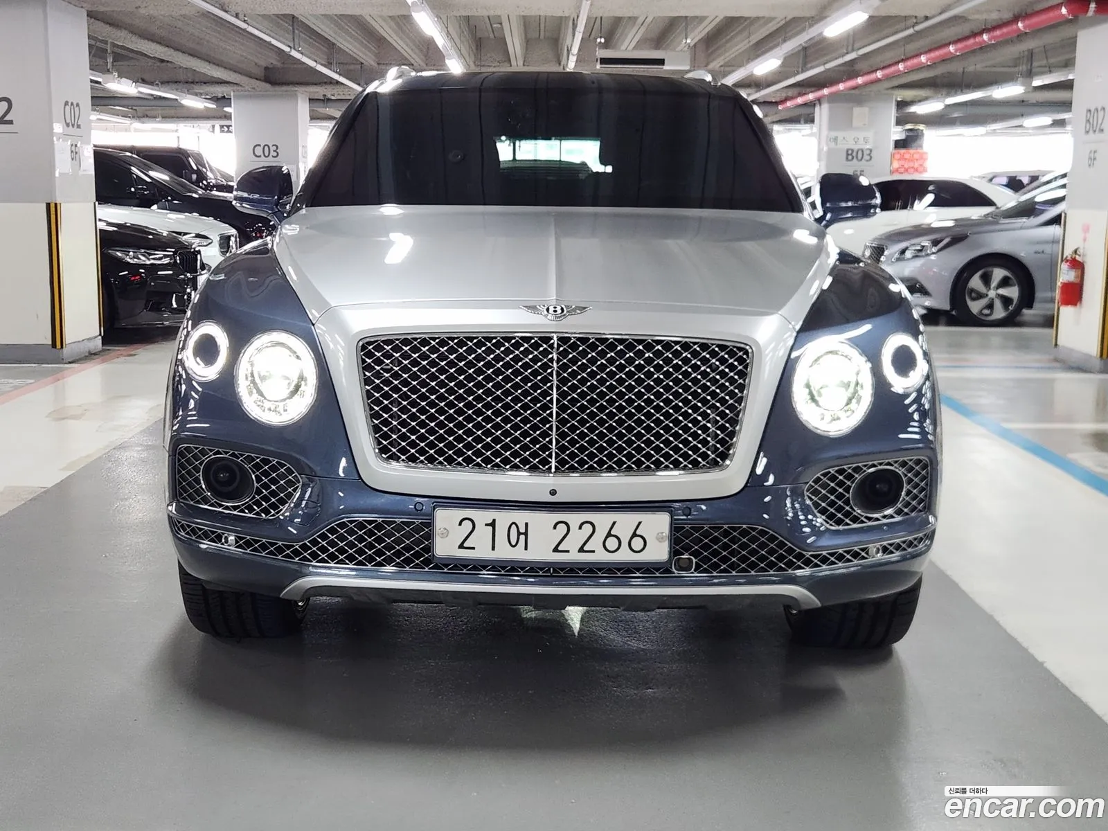 Bentley Bentayga 60 W12 - фотография 4438181