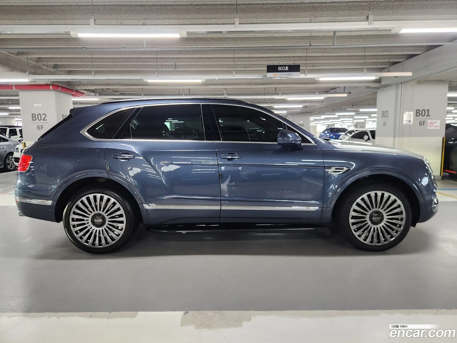 Bentley Bentayga 60 W12 - фотография 4438183