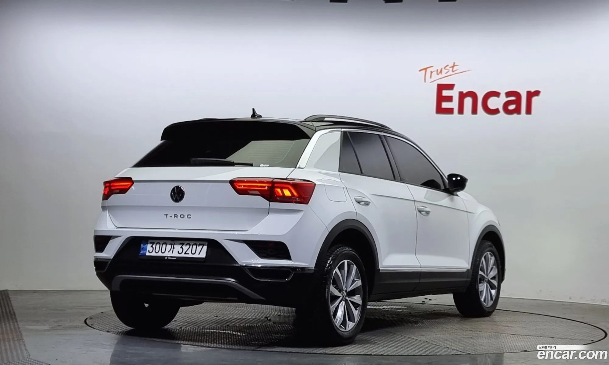Volkswagen T-Roc 20 Tdi Style - фотография 12505643