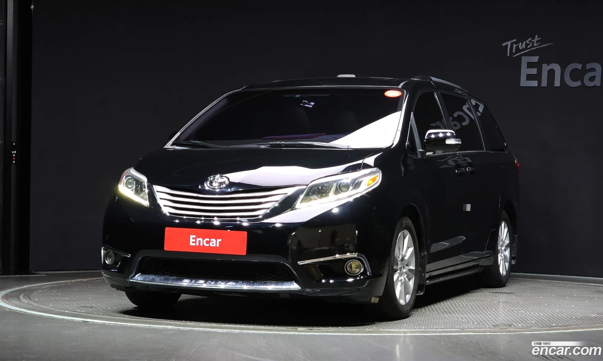 Toyota Sienna 35 Awd - фотография 15415656