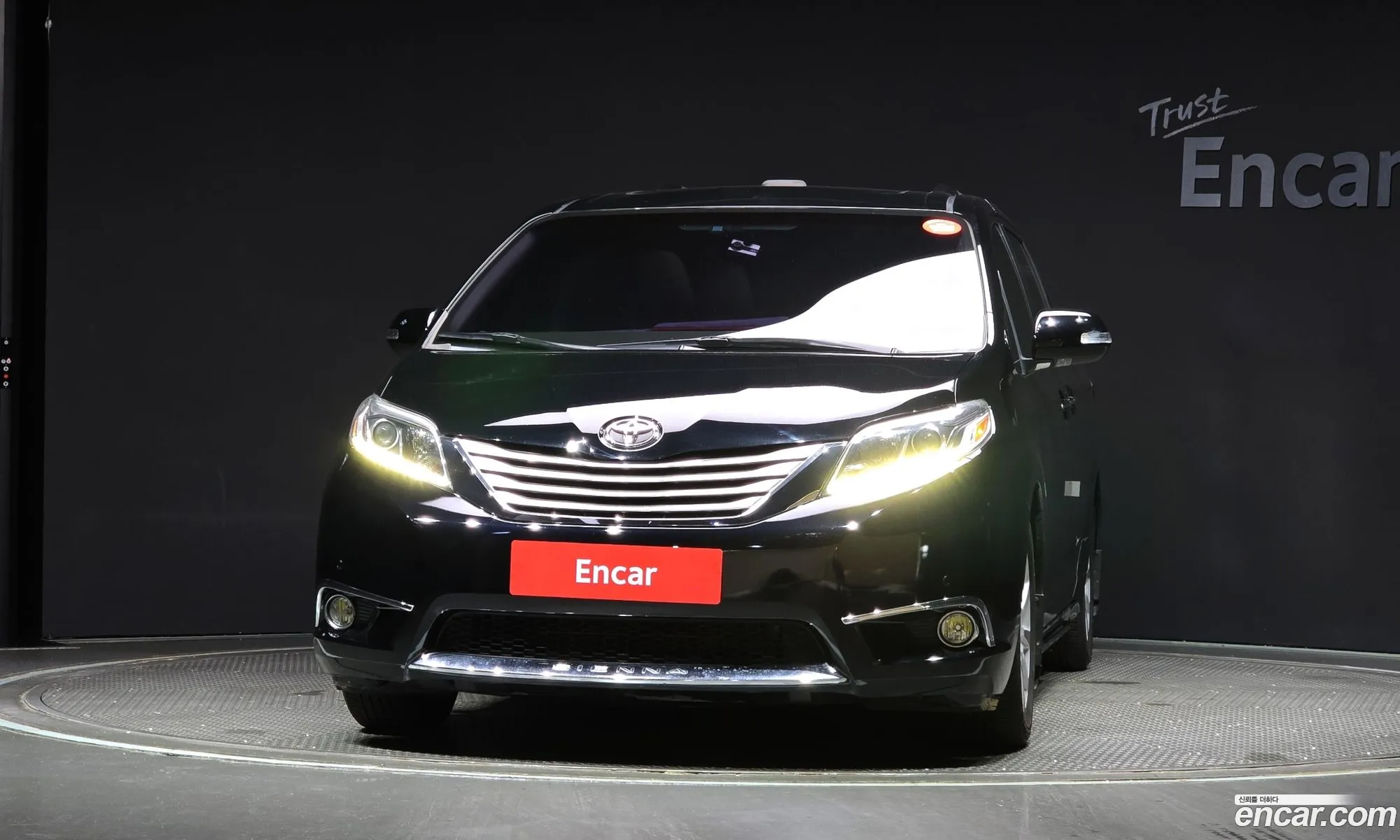 Toyota Sienna 35 Awd - фотография 15415658