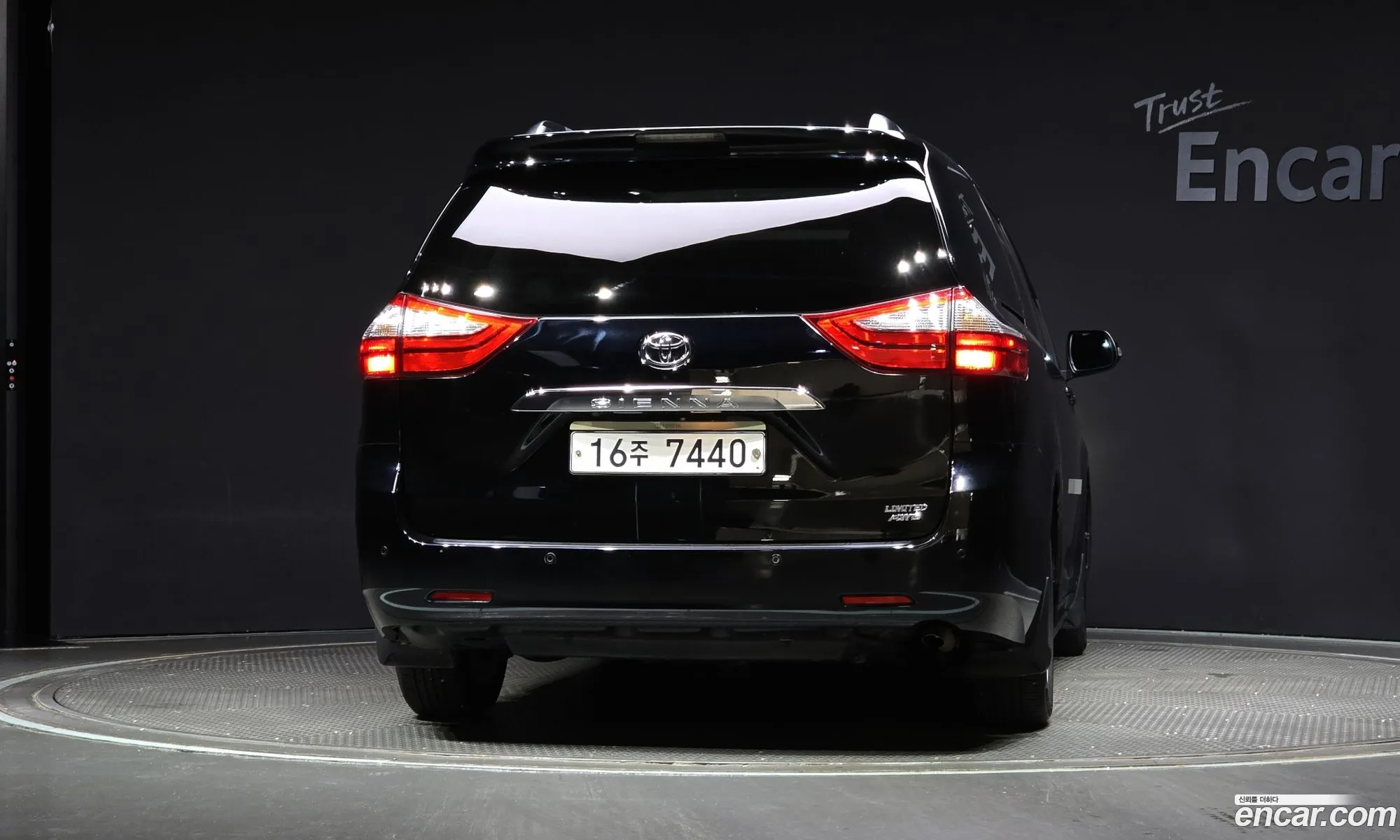 Toyota Sienna 35 Awd - фотография 15415659