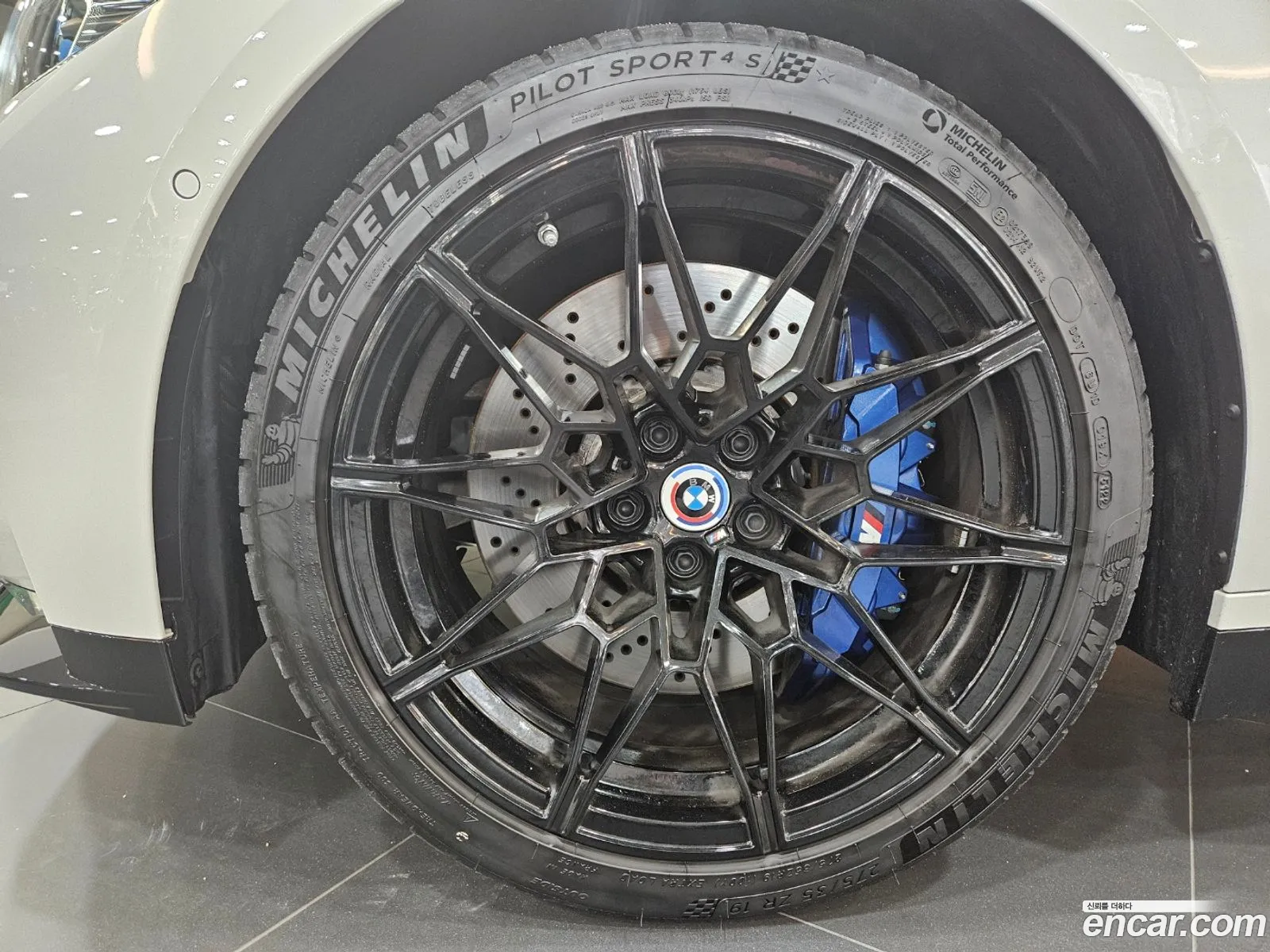 BMW M4 G82 M4 Competition M xDrive - фотография 14036136