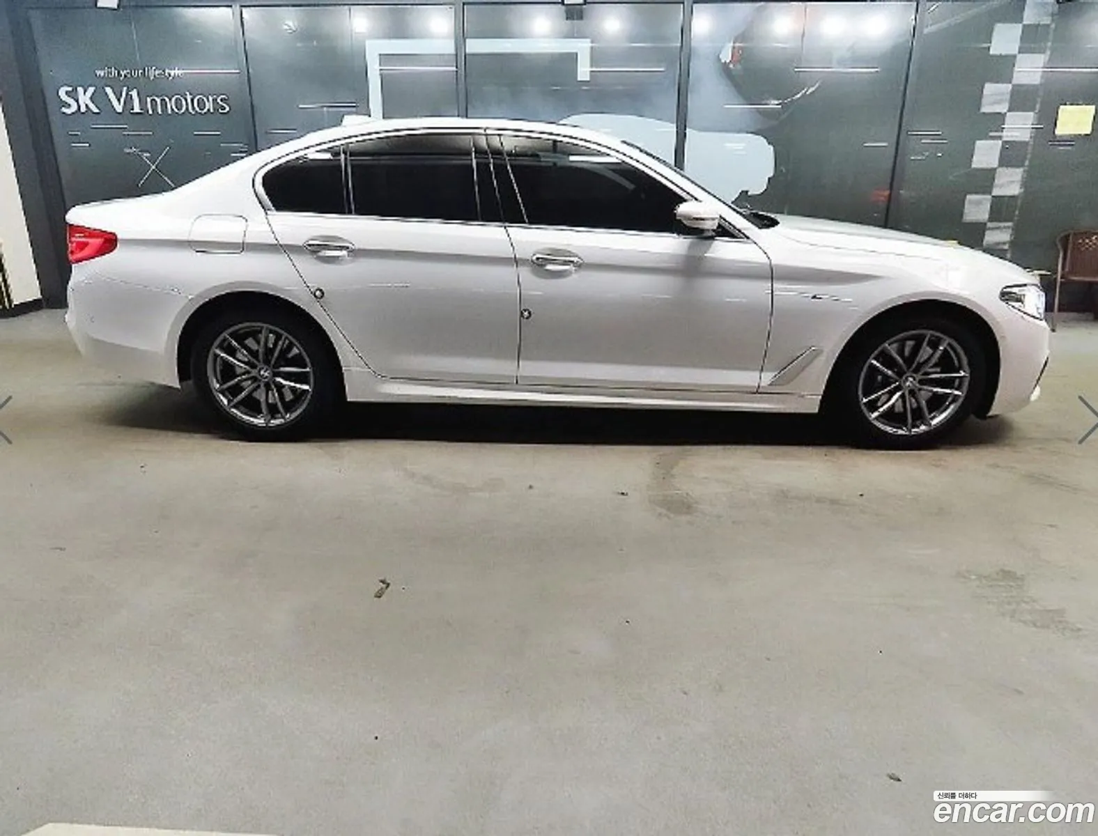 BMW 5 Series G30 530I M Sports Plus - фотография 7393036