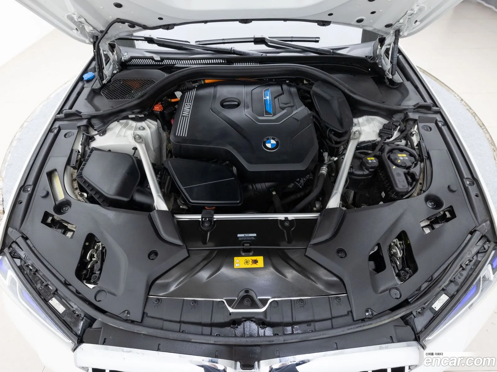 BMW 5 Series G30 530E M Sports - фотография 6938256