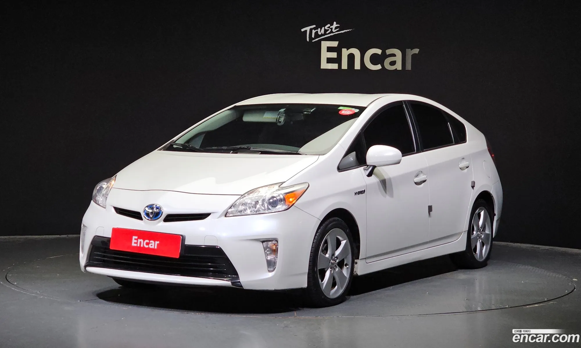 Toyota Prius 18 E - фотография 15415643