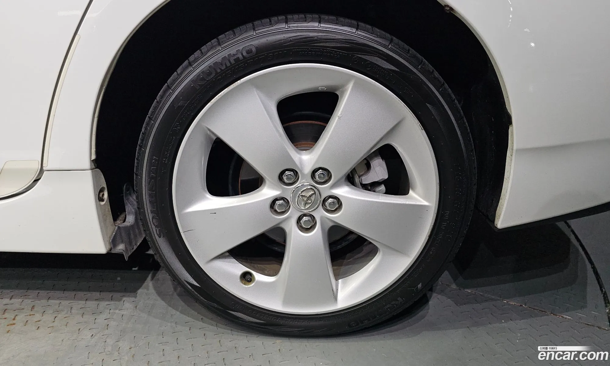 Toyota Prius 18 E - фотография 15415647