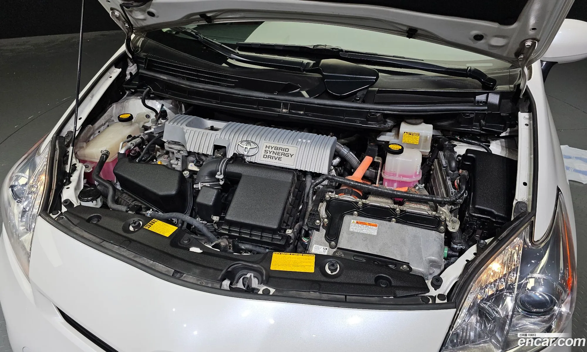 Toyota Prius 18 E - фотография 15415648