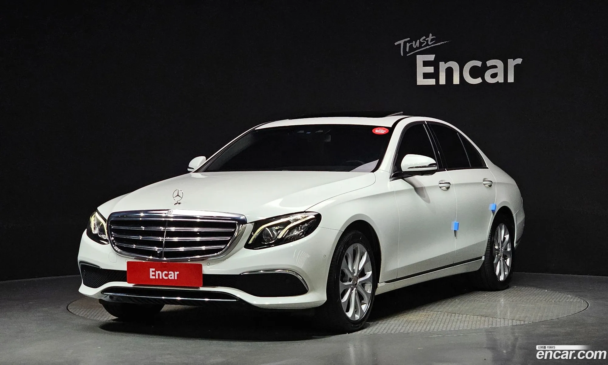 Mercedes E-Class W213 E300 Exclusive - фотография 19183172