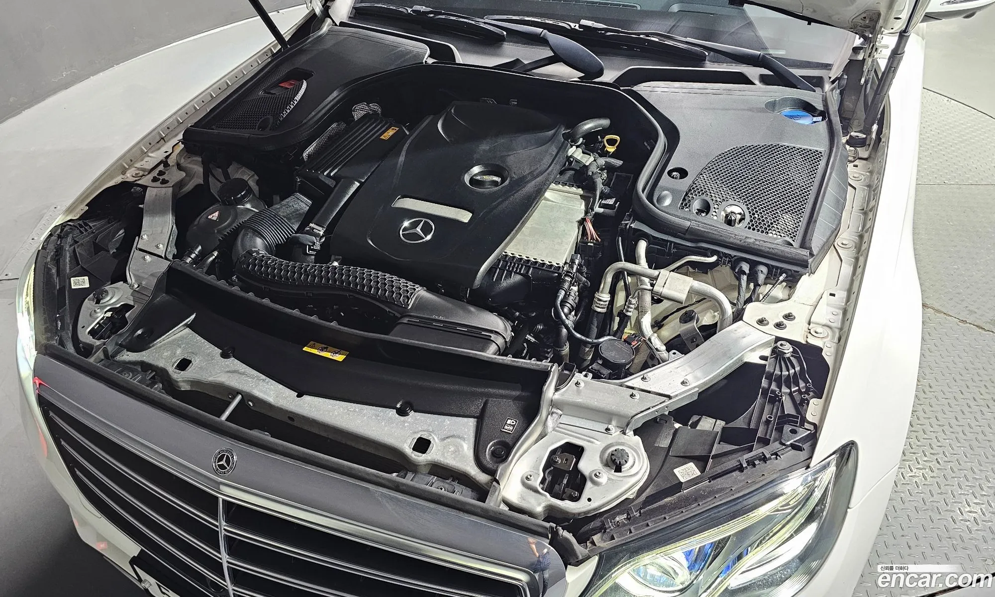 Mercedes E-Class W213 E300 Exclusive - фотография 19183177
