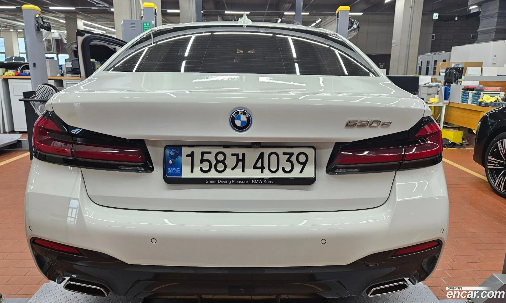 BMW 5 Series G30 530E M Sports - фотография 12443160