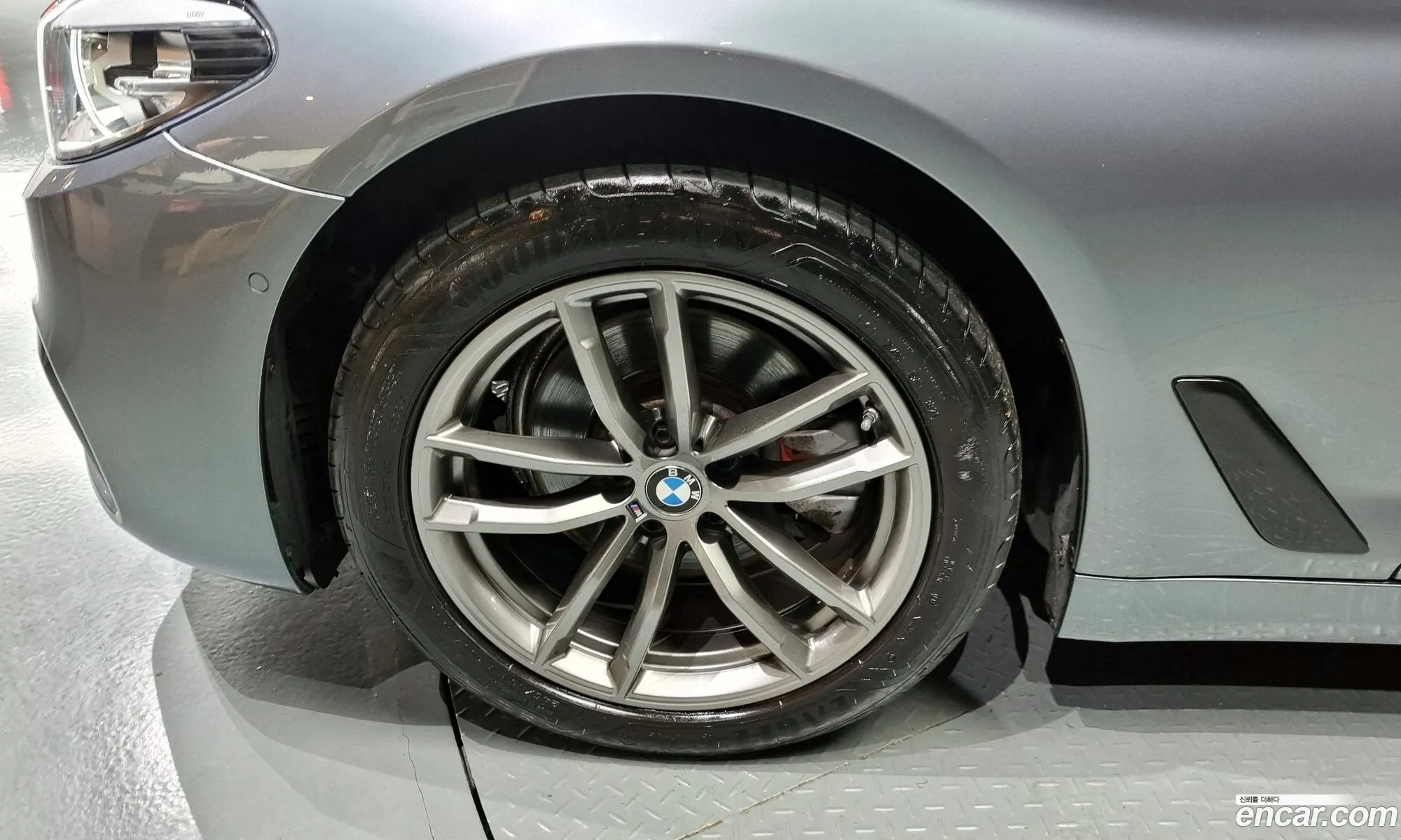 BMW 5 Series G30 520I Luxury - фотография 18545785