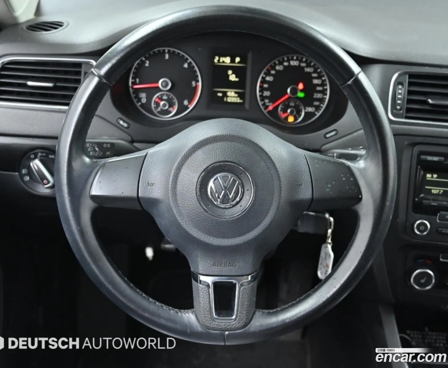 Volkswagen New Jetta 16 Tdi Bluemotion 6Th Generation - фотография 7907315